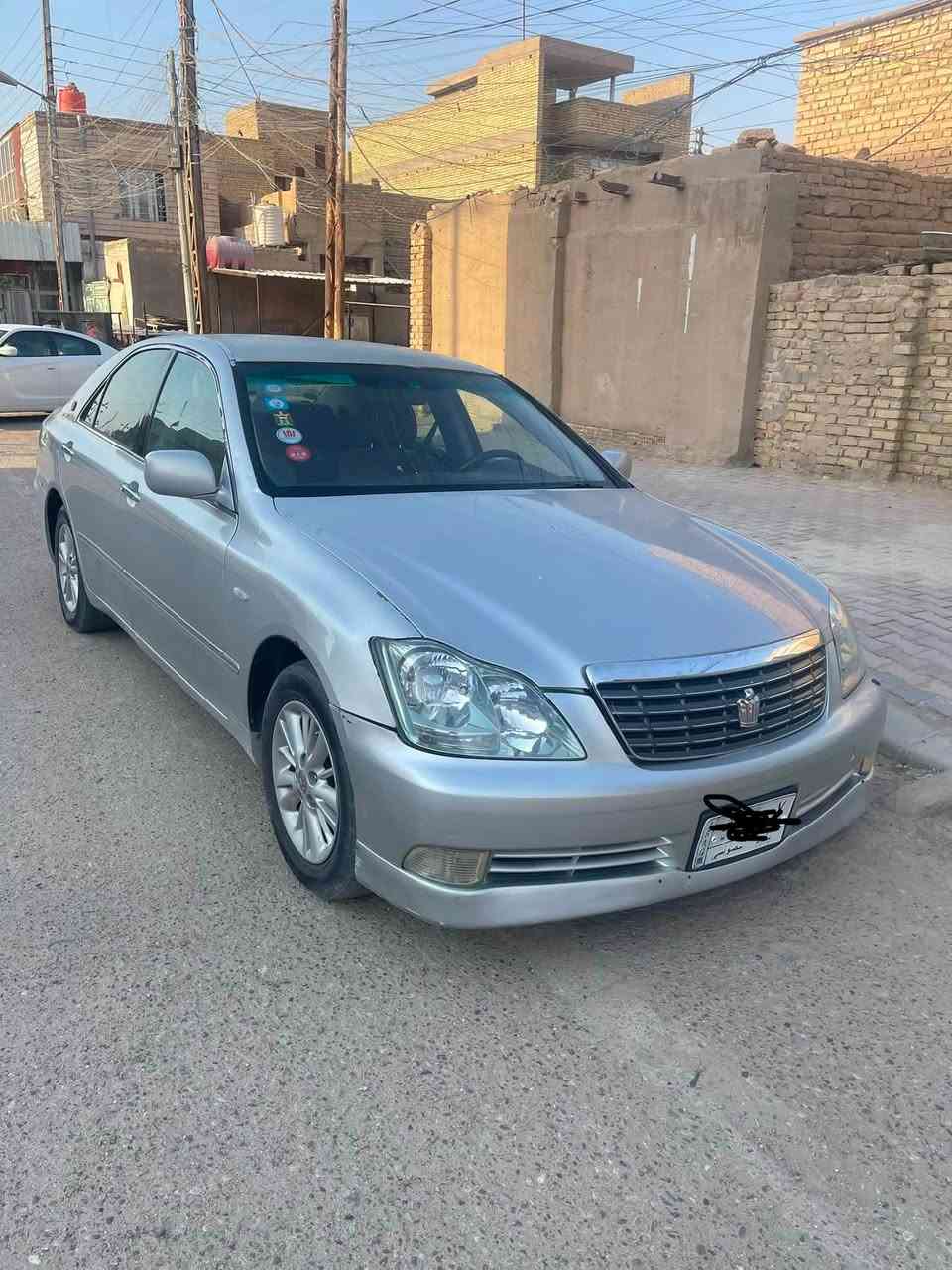 السلام عليكم اخوان 
شاهينة 2005 رويال اصل شاصي 82 رقم بغداد مميز 
سنوية 2028 
مكفول من الكص والنقل (فقط كمرك) 
 5 بصمات 2 دكم  تحكمات كشن كهرباء بصمة سودة
كير محرك مكفول حداده وتخم تاير نظيف منظومة تبريد كلها جديدة سيارة تراي وين ميعجبك مكان السيارة ميسان العمارة ***********
سعرها مناسب اخوان الشراي يراسل او يتصل وبالخدمة
