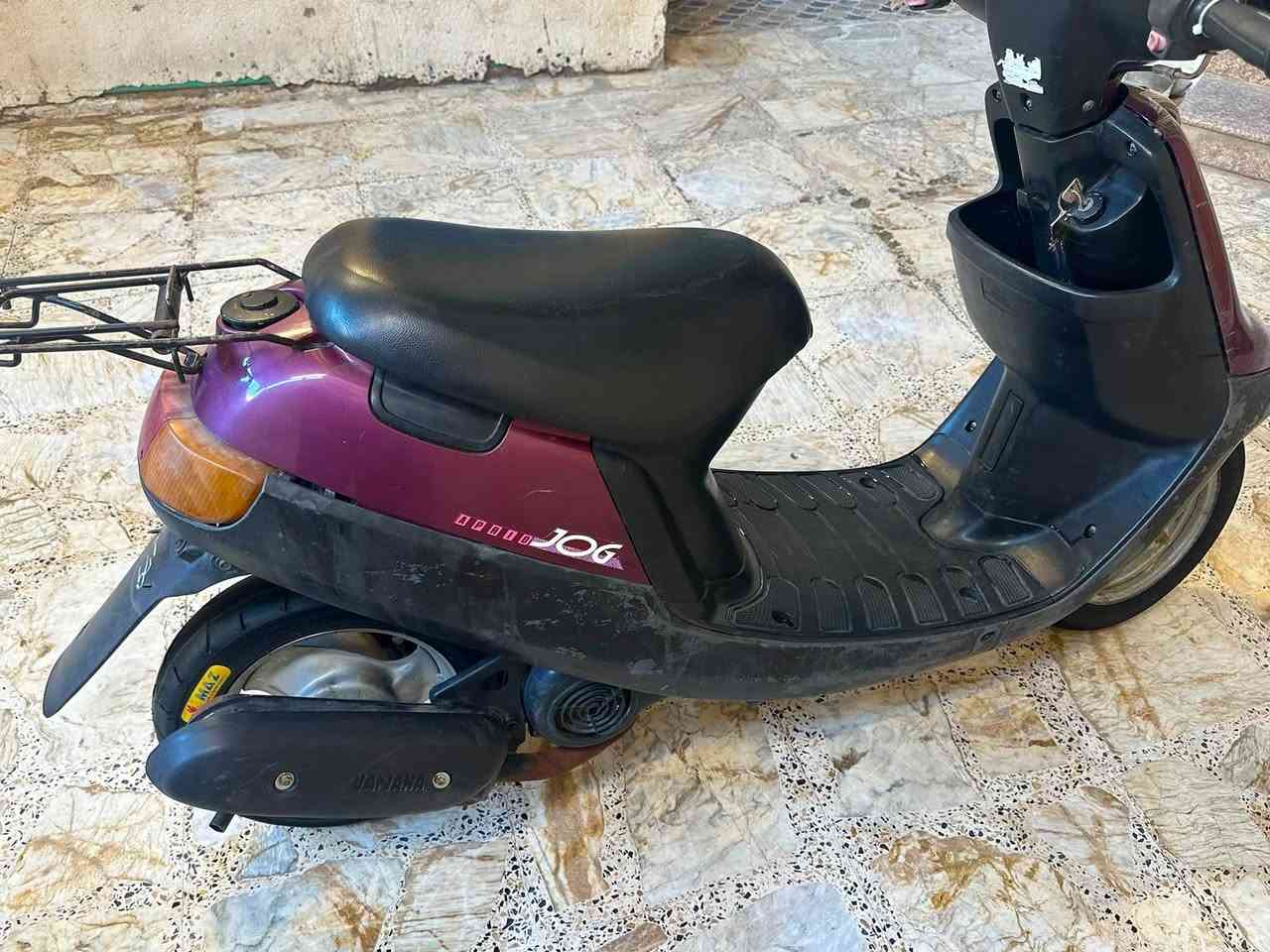 السلام عليكم
دراجة بطة للبيع مشروكة بس الله شاهد نعمة مابيهة ايشي وماناقصهة شي ابد بس هاي الوجه مال اشارة وكلشي شغال بيهة ونظافتهة نفس مامبينة بلصور ونگرة سلف رايدهة ب٣٥٠ هذا رقمي *********** مكاني العمارة
