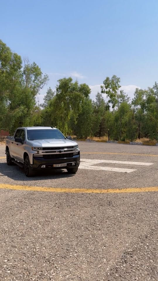 السلا عليكم

شيفروليت سلفرادو
Z71 
Chevrolet Silverado
السعر 280$

لون سلفر

والمرغوب (باب طويل بدي قصير)

 موديل : 2021

محرك : 5300 V8 ( المرغوب )
بدووون ايرباك 
حجر البيئه موجود 

ضرر قطعه وحده فقط
واضح بالصوره
وبارد بالجاملغ الخلفي 
كد شبر 

رقم شمالي بإسمي تحويل ثاني يوم
 

(المواصفات)

- فور ويل 

- تشغيل و إطفاء عن بعد 

- فتح النوافذ عن بعد 

- إناره ترحيب 

- صندوق الخلفي كهربائي

- كامره خلفيه 

- مانع إصتدام مع فرامل 

- سياقه ذاتيه 

- حساسات إطار 

- شاشه تدعم(ابل كار بلي+واندرويد اوتو)

- مثبت سرعه 

- تبريد ثلج  + تدفئه  
-كشن كهرباء 
كشن تدفئة 
- تبريد قطعتين 

- تسع السياره إلى 6 ركاب 

- مانع نزلاق

- سايد بريك كهربائي

- تنفيذ الأوامر الصوتيه 

- تحكمات ستيرن 
جهتين تدفئه ستيرن

- سبير  منازل و ملحقاته جاهزه / + تايرات ثنين نضيف جدا اضافيات

وتحياتي للجميع

مكان السياره كربلاء 
***********
***********
