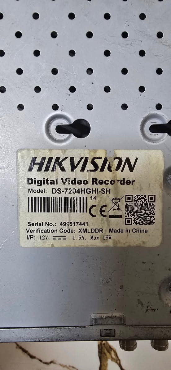 جهاز كاميرات مراقبة dvr نوع هيك فيجن الاصلي دقة 2 ميجا 
بدون هارد 
شرط الشغل
سعر 20 الف
عنوان كركوك
***********
يوجد توصيل لجميع المحافظات
