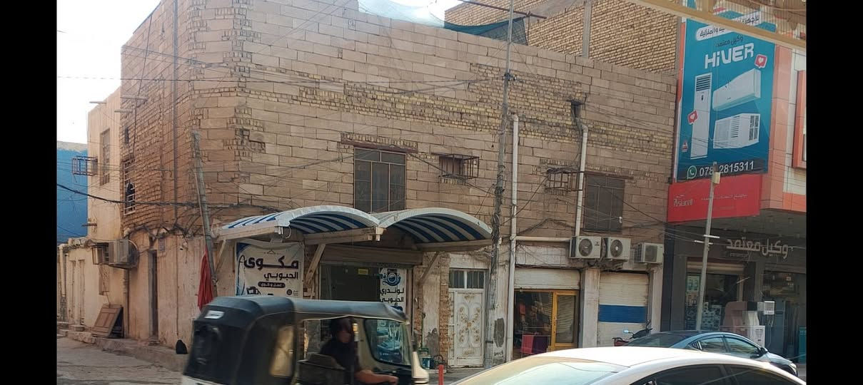 السلام عليكم
العقار للبيع ( تجاري ) 
بيت على شارع الحبوبي قرب حديقة الدب مجاور مجمع اصحاب الكساء ركن المساحة 100 م تقريبا الواجهة 13 و نص والنزال 7 و وربع البناء قديم ومرمم للاستفسار على باقي التفاصيل والسعر الاتصال على الرقم ***********

