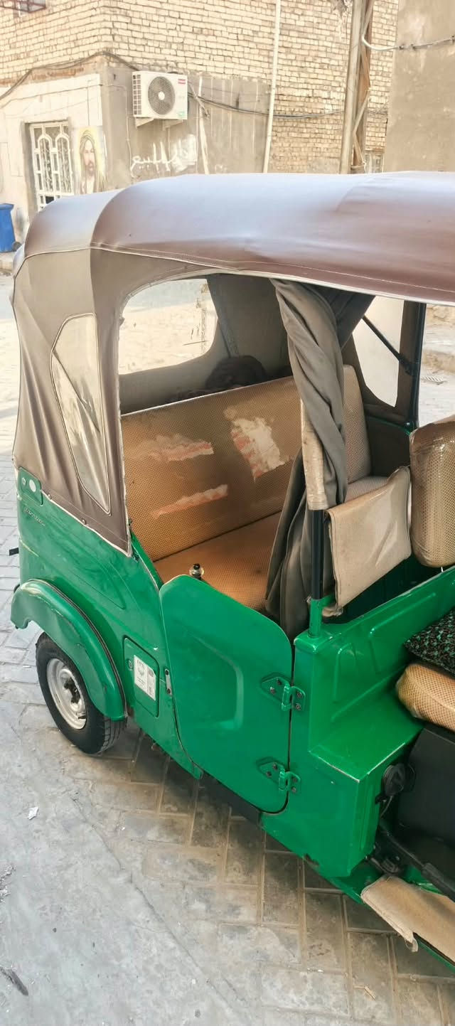 للبيع 8و200 التكتك لا مجفت ولا شارك المكينه  نضيفه تخبل وهذا الكشر كدامك اجاوب ع رقم فقط ***********
