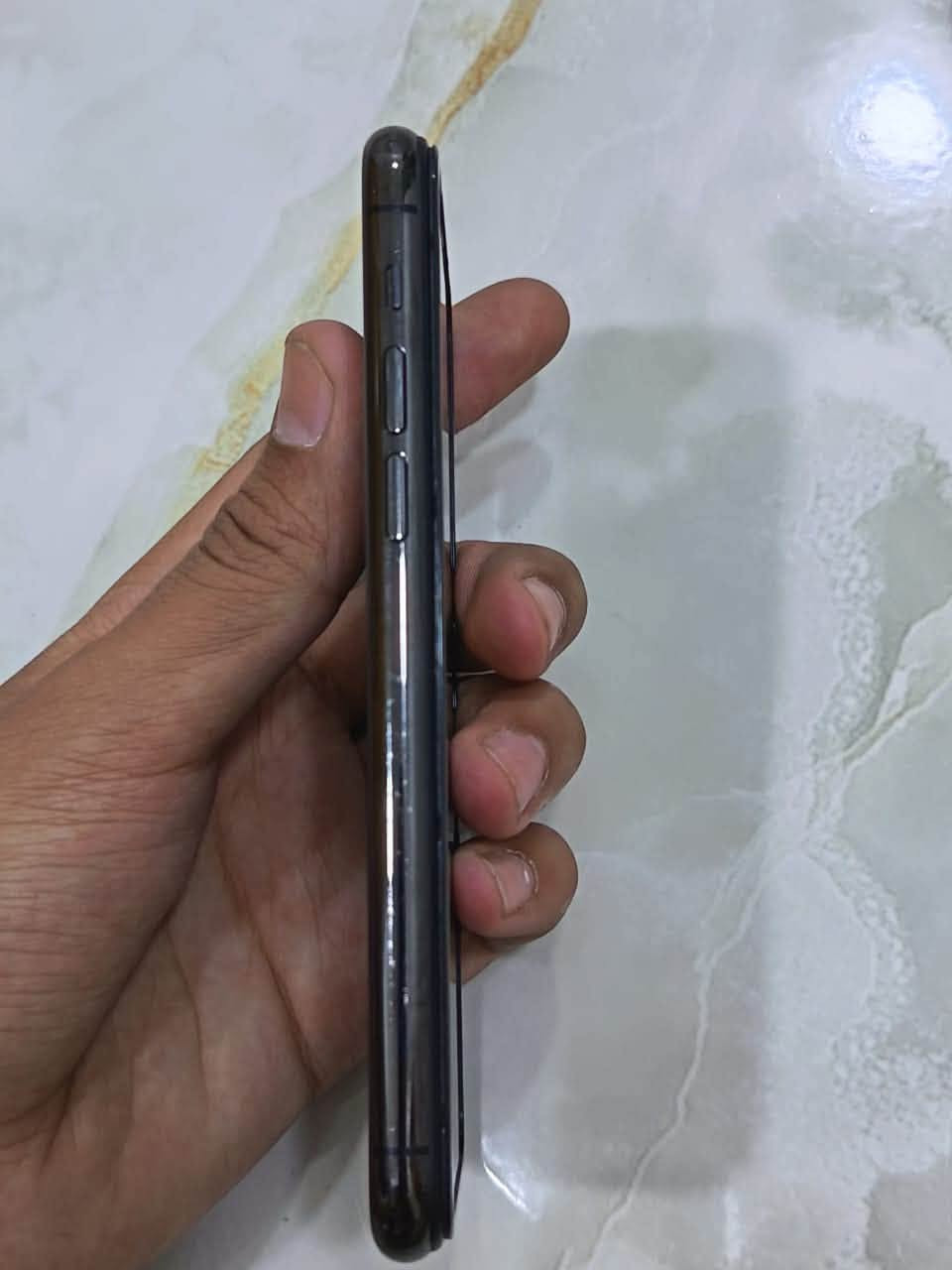 السلام عليكم ايفون 11 برو نضيف 256 GB بطاريته 80 امدل شاشه اصليه بس وبي رجفه بالكامره من اتزوم على X10 وبس السعر 245 قفل المكان كربلاء حي العسكري قطاع 16 بالقرب من جامع ال عمران الرقم *********** وبي واتساب
