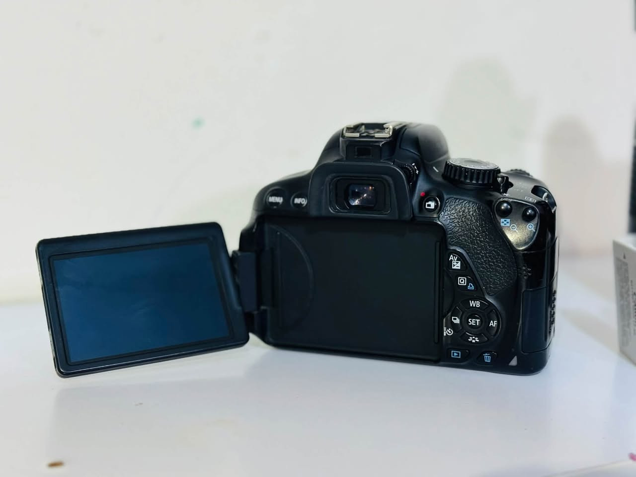 كانون 650D • عدسة 18-55 • زوم 70-300