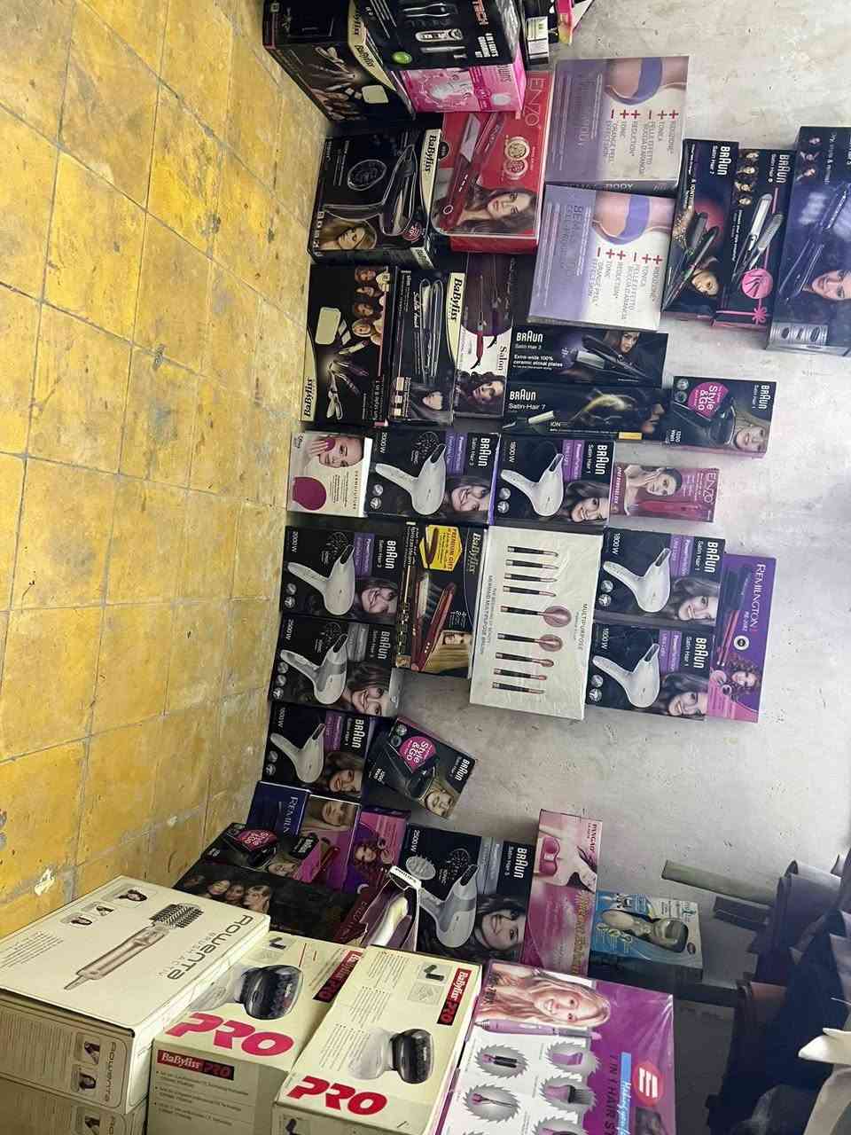 شلعه كوزمتك 3000 قطعه
3000قطعه +ميوزه بضاعه درجه ولا كلشي بيه جهزه كهربائية عنايه بل وجه تريد بيعك عل قطعه تريد شلعه +الميوزه بلاش بسعر مناسب تصال  ***********
