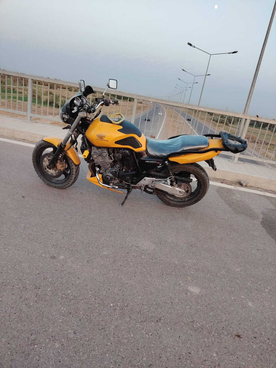 يالله
سلام عليكم

دراجه سيبي فور 400

16والف

لون اصفر 💛

دراجه نوزل 

دهن ما صار سبوع من بداله

دراجه بيه دخانه بصيطه

سعر 1350 وبيه مجال بصيط

مكان صقلاويه الزغاريت

***********+بي وتساب
