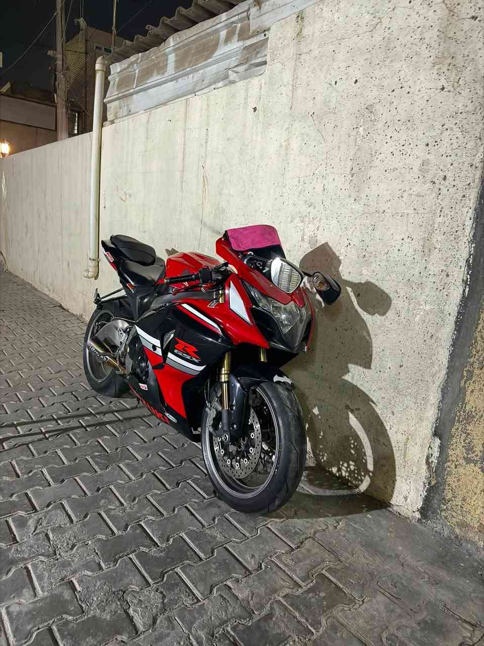 سلام عليكم جكسر 1000 موديل 12 كير مكينه ضفيره كفاله بدون رقم ماشيه 32 الف وارد امريكي عليهة برمجه 3 مودات كلش قويه بك فاير كزوز بروكس باتري BS اصلي مكاني بغداد الحريه سعرهة 59 وبيه مجال تواصل ***********
