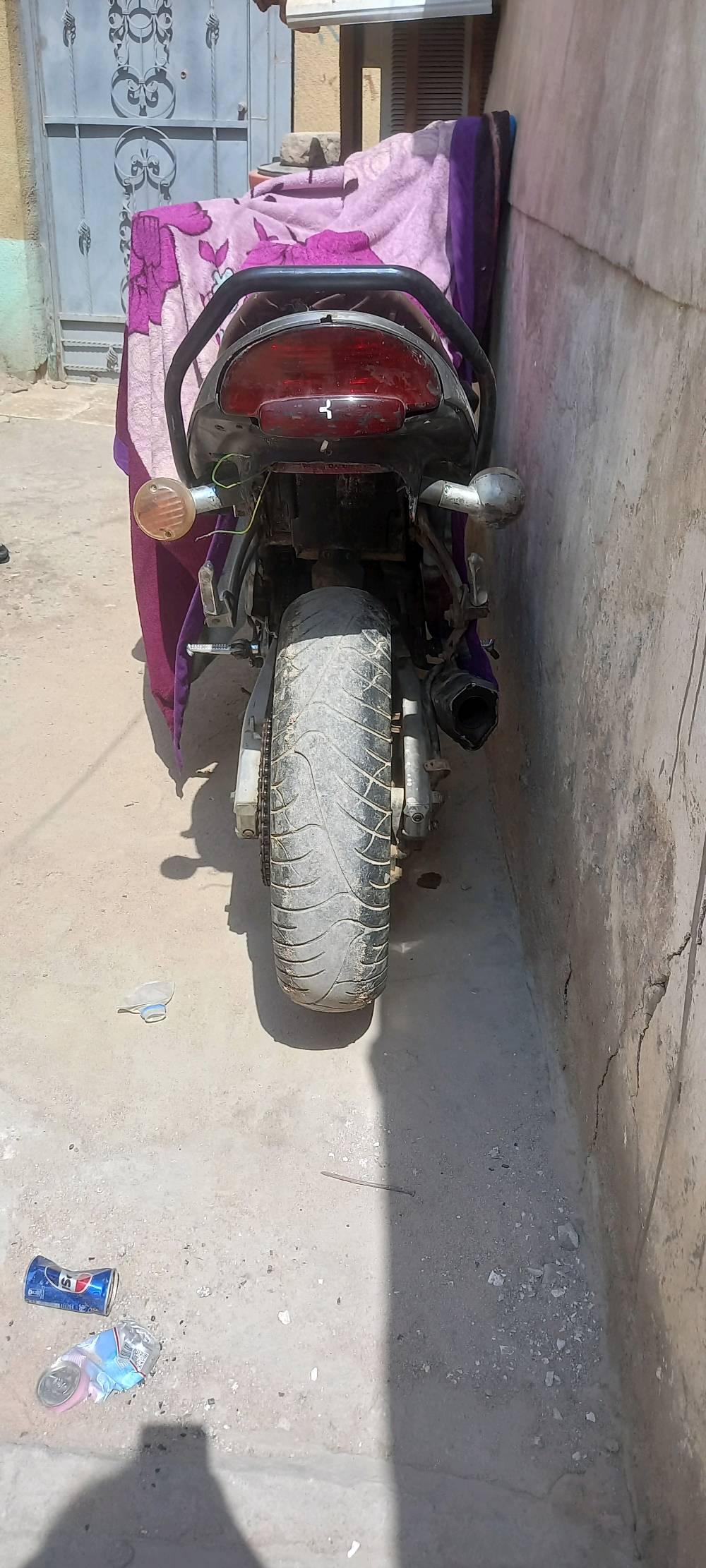 300 وبيه مجال قليل البصره الزبير 
بانده بطح للبيع او المرواس الدراجه متروكه اجيت اشغله ما تشتغل بيه نار بس اعتقد كابريتر البصره الزبير خاص موجود