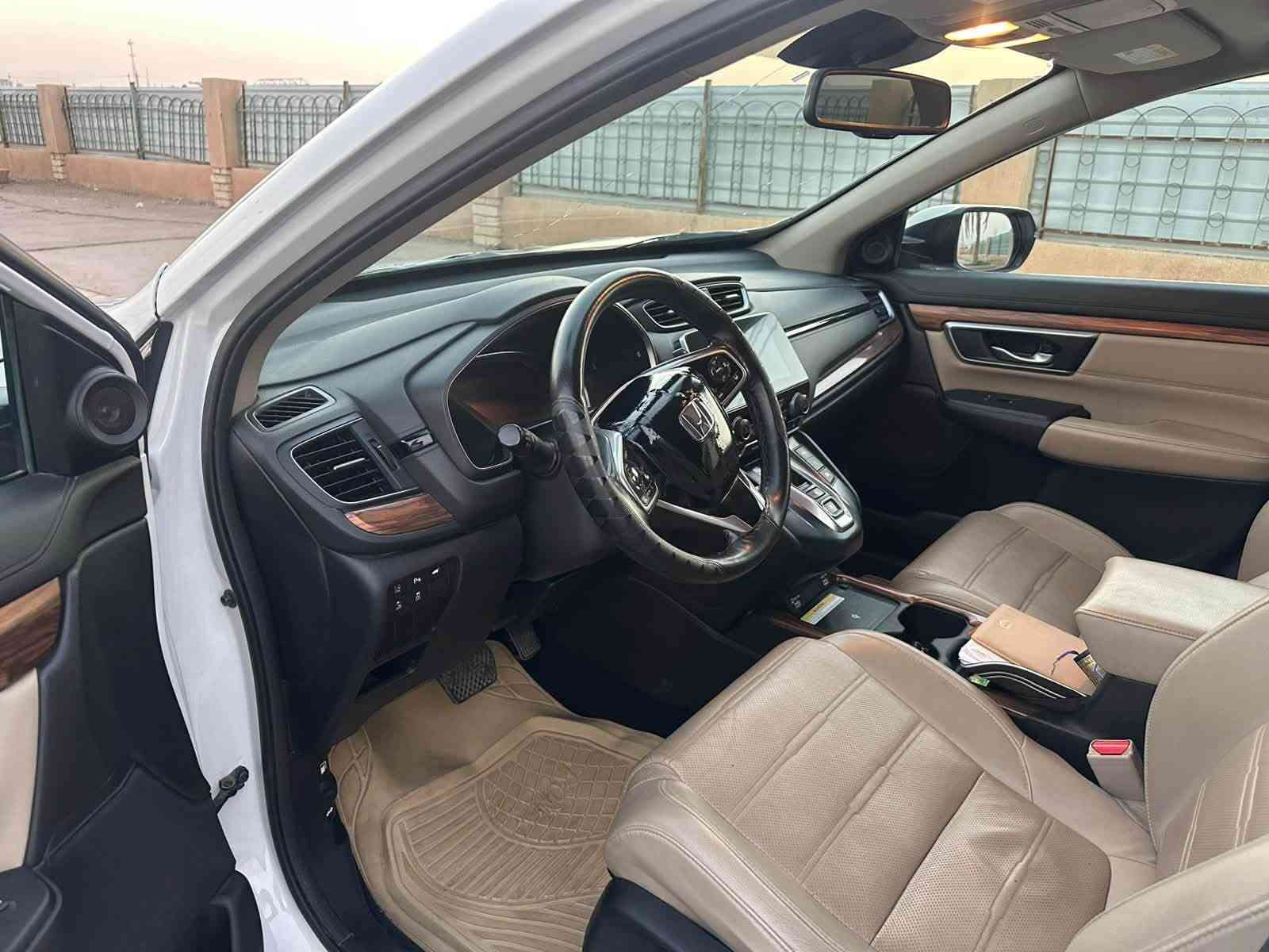 السلام عليكم ورحمة الله
هوندا CRV وارد امريكي

موديل ٢٠٢٢

أعلى فئه Touring 

فول مواصفات

كشنات جلد وكهربائية 

تدفئه كشنات

قطعتين تبريد

داخل لونين 

نضام صوتي Bose

سيارة كلشي على البلاد

ماشيه 104 الف كيلو

ضررها موضح بالصور 

فقط بارد بالبونيد والجاملغ

رقم بغداد شرط التحويل

مكانها تكريت

للاستفسار   ***********.  

205 $$
