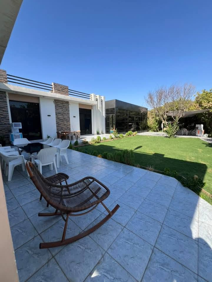 🏡🌳—مزرعة الظِلال العائلية—🌳🏡
المزرعة للاعداد القليلة
موثقة بتطبيق اجرلي✔️
عيش اجواء الريف في مزرعتنا 🍁🍂
-فيلا متكاملة🏡 مطلة على المزرعة مكونة من صالة  ومطبخ حار بارد وصحيات وغرفتين نوم
-حديقة كبيرة 🏞️🪴
-بستان واسع من اشجار المشمش🌳 والنارنج🌲يحيط بالمزرعة
-مسبح كبير 6*11🏊‍♂️ عمق تدريجي من135 الى 210 في حال الملئ بالكامل ويمكن خفض المستوى 
-كراج داخلي 4 سيارات
-ادواة للشواء ومكان شوي ⛺️🔥
-جلسات خارجية
-انترنت مجاني مفتوح 🛜
-بليارد 🥢🎱- منضدة 🏓- وترامبولين -  ومراجيح 
العنوان:بغداد-التاجي . تبعد 15 دقيقة ع الكاظمية
للحجز والاستفسار:*********** وات ساب
