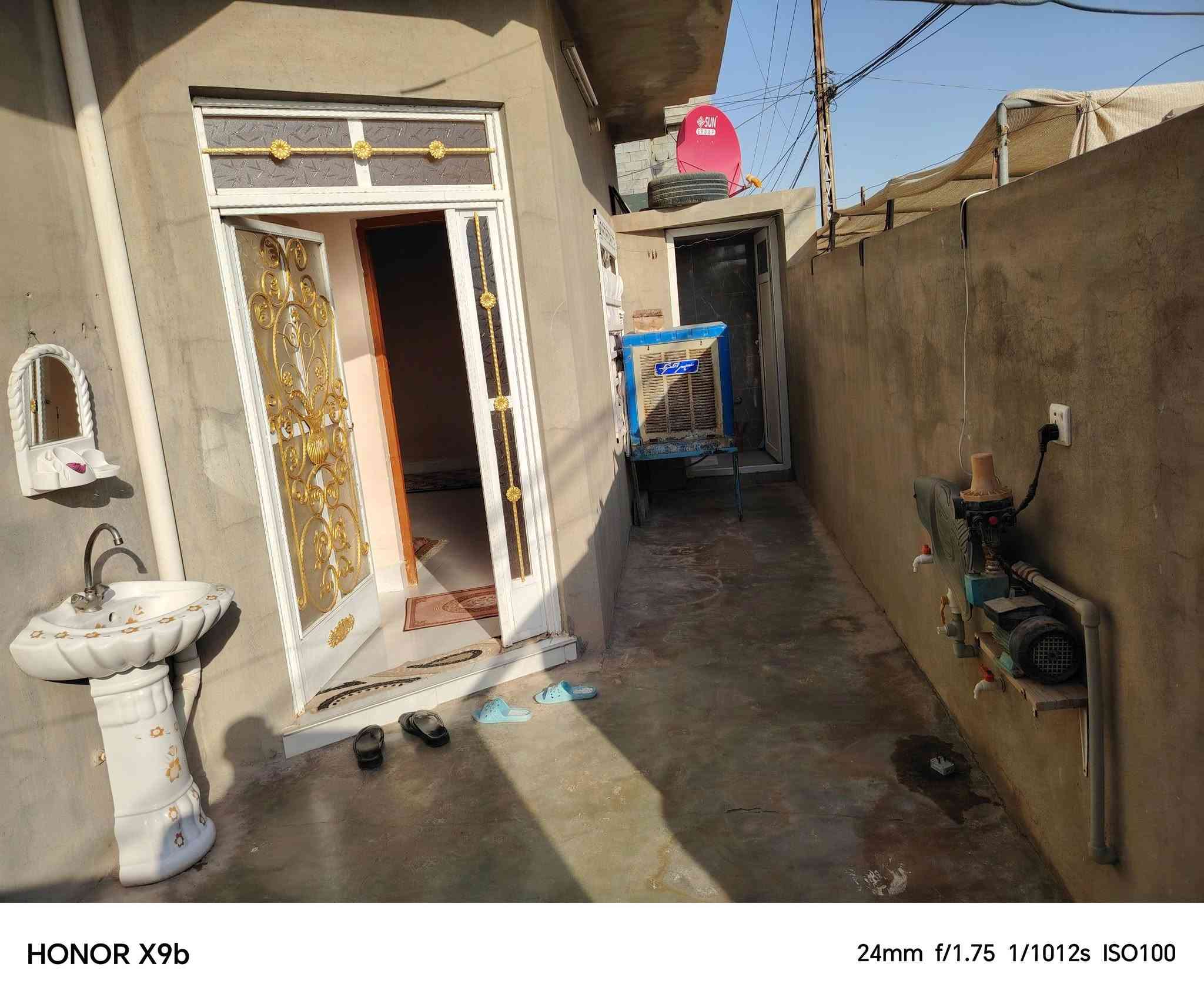 دار للبيع 100م طابو صرف
ركن حي ازوراء 77 قرب
على شارع 20 مقابل المستوصف
طابق ونص يحتوي على استقبال وهول ومطبخ 3غرف نوم
سعر المطلوب 87 ومجال بسيط
***********
***********

نص مكتوب في الصور:
- HONOR X9b 24mm f/1.75 1/890s ISO119
- HONOR X9b 24mm f/1.75 1/1161s ISO120
- HONOR X9b 24mm f/1.75 1/689s ISO100
- HONOR X9b 24mm f/1.75 1/2225s ISO101
- HONOR X9b 24mm f/1.75 1/1012s ISO100
- HONOR X9b 24mm f/1.75 1/900s ISO271
- HONOR X9b 24mm f/1.75 1/100s ISO369
- HONOR X9b 24mm f/1.75 1/900s ISO228
- HONOR X9b 24mm f/1.75 1/100s ISO100