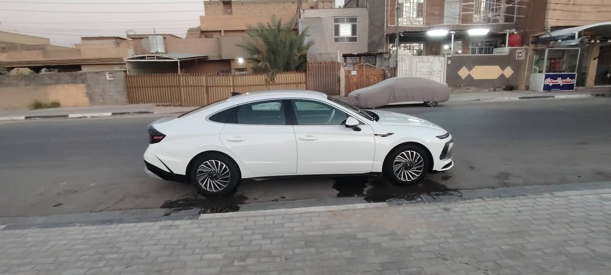 سلام عليكم
سوناته 24 هايبرد 2000 دوش مواصفات معروفه  sel  وارد أمريكي  حادث مرفق في الصور
السعر 190 او بيه مجال حك الجيه
المكان كربلاء حي الحسين
للأستفسار ***********
