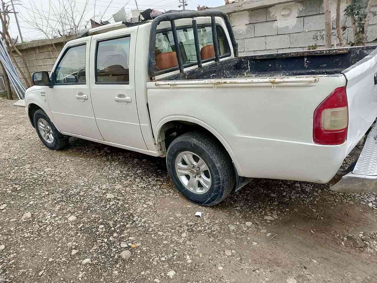 پیکاب سوپەر دێر مۆدیل 2007
ئاڕمی پلاستیکی هەولێر

 ئاڕمکەی هەتا 2025 تازە کراوەتەوە

مەکینە بەخ و تەبریدە 
چوار جام کارەبا و قوفڵ مەرکەزیە

هیچ دەعم و لێدراوێکی نییە 
هەیکەل و ناوی نمونەیە لەجوانیدا
دەعامی بۆ دەعامی بەشەرت

نرخ... 39 وەرەقە
ژ.م...***********
*********** أربيل, العراق
