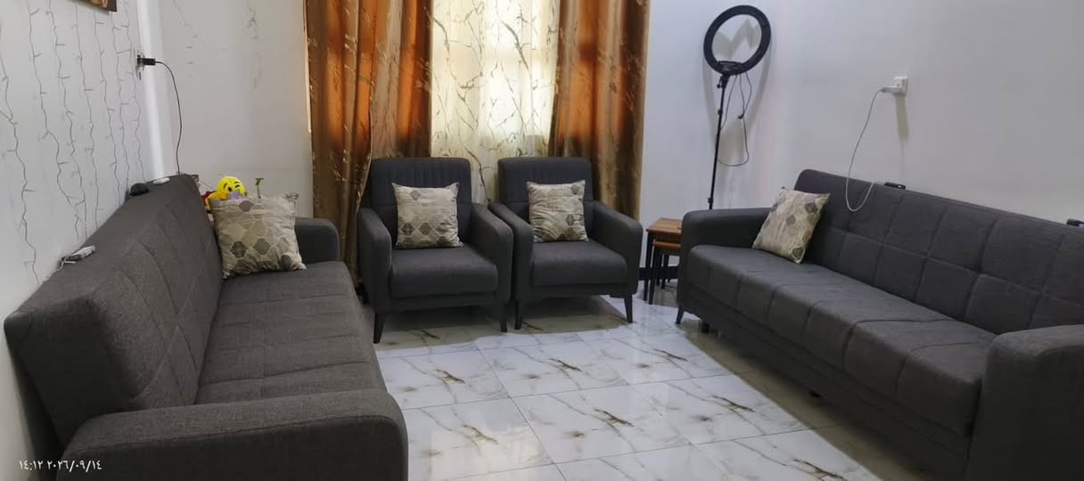 السلام عليكم
قنافات قليلة جديد استخدام شهر تقريبا 
ملاحظة القنفات الكبار تصير على شكل جربايه وبيهن خزن جوه
السعر 700 وبيهن مجال
للتواصل
الرقم ***********

نص مكتوب في الصور:
- ١٤:١٢ ٢٠٢٦/٠٩/١٤