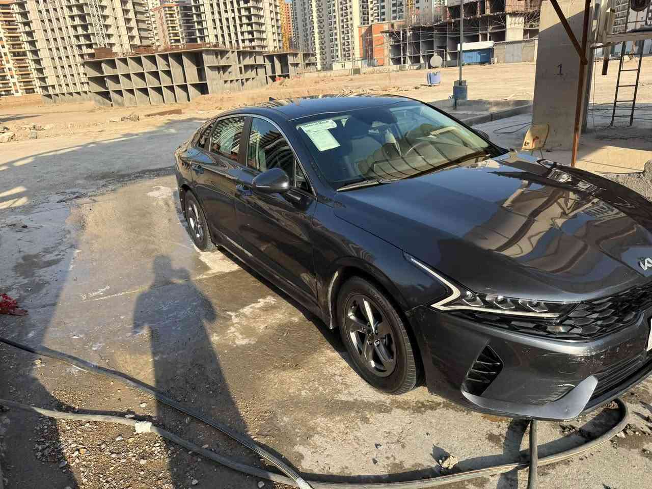 لسلام عليكم
كي فايف K5 للبيع 2022

 رقم بغداد

وارد امريكي حادث بنيد  وجاملغ   سونار. موجود ويه منشور 

مكينه 1600 تيربو [ تستقبل اي بانزين ]

السياره ماشيه 84الف.  

الموصفات

بصمه

4 انضمه قياده

سايد بريك بصمه

اوتو هولد

حساسات + رادارات بكل مكان

تحديد مسار + كروز سرعه

نقط عمياء

شاشه تدعم كاربلي

كامره دواره مع رادار خلفي

ترحيب عند الاقتراب

تشغيل عن بعد

والباقي المواصفات ….

سياره بسمي تحويل ثاني يوم
)

[ بدون اي دواخل}

مكاني  بغداد. 

السعر 125 بيه مجال حك جيه

***********

نص مكتوب في الصور:
- 8 من 11