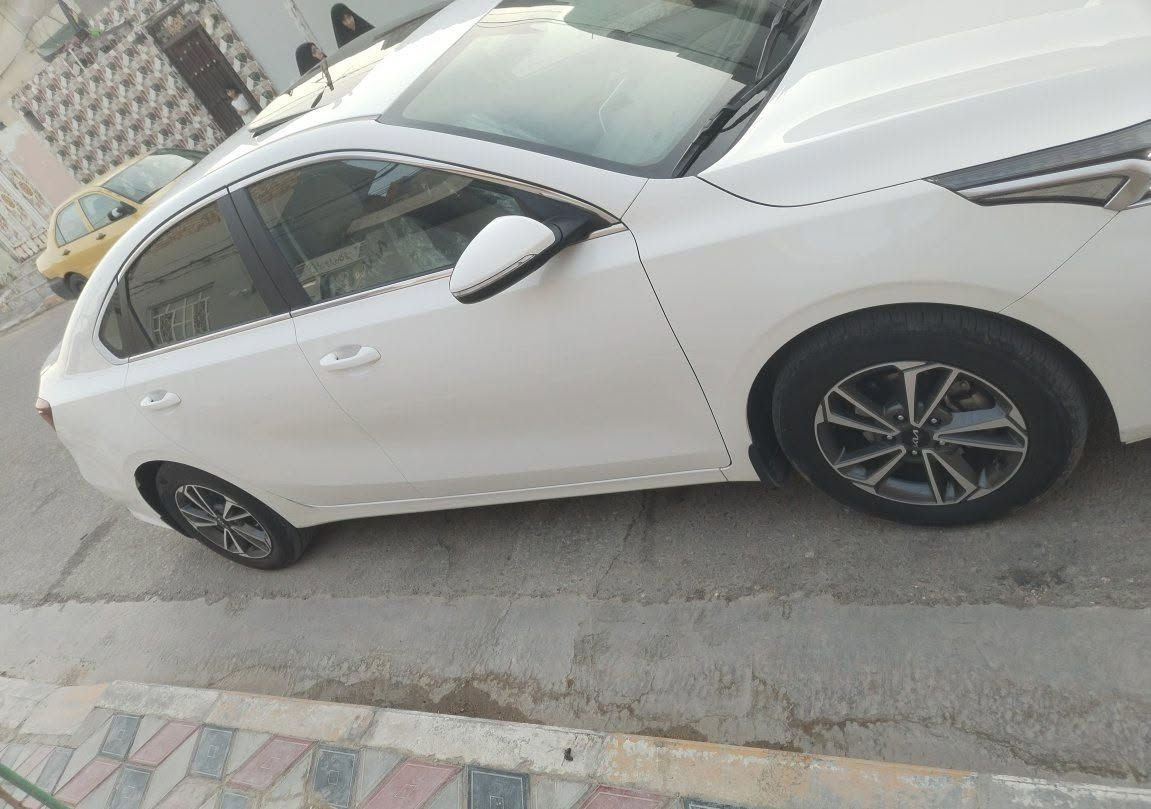 سلام عليكم كيا سيراتو مديل 24 مكفوله كفاله فول مواصفات فتحه مكينه 2000 وكير وحداديه وتبريد كفاله سبير مانازل رقم بغداد بسمي دولي ماشيه 20 لف جديده سياره معنه الكلمه سعر 180 وبيه مجال هاذه رقمي *********** لاستفسار
