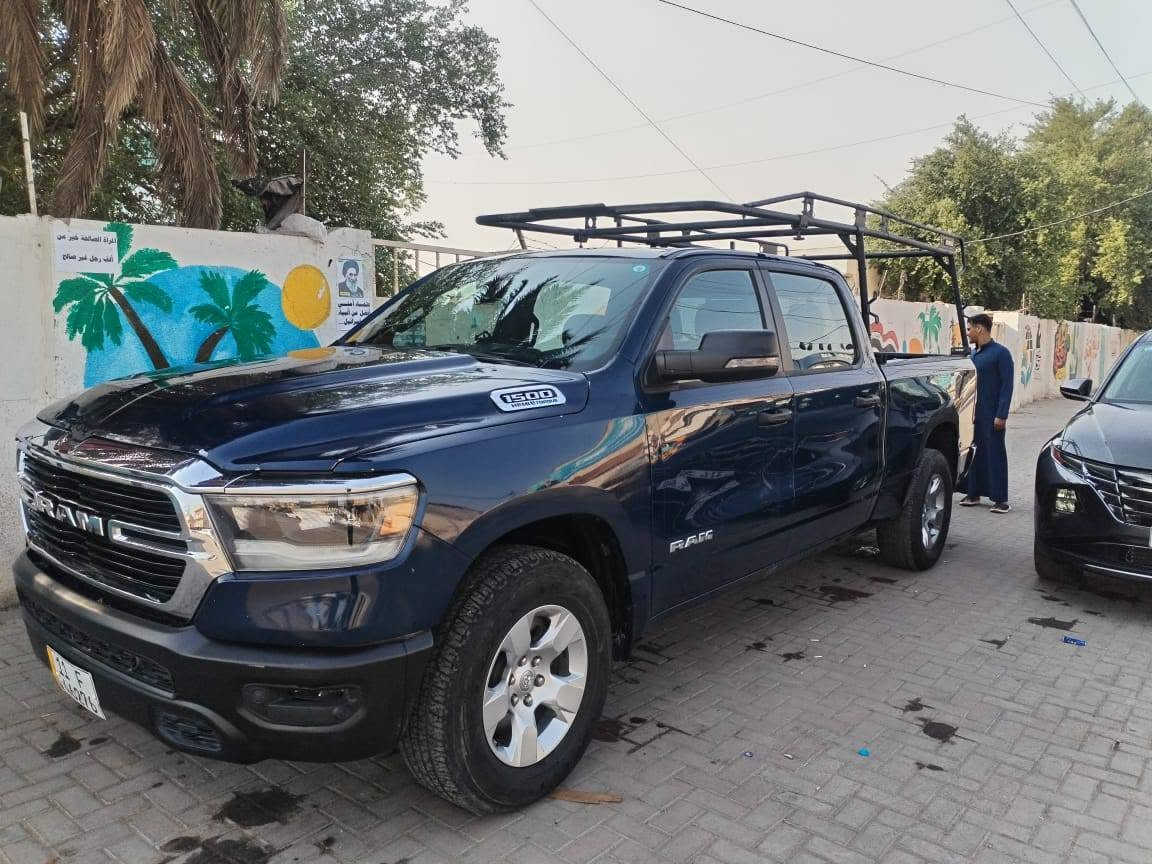 الـسـلام عـلـيـكم
دوج رام  
موديل :2024   1500
فـئـة : بك هون
الـضـرر: قطعتين صبغ جاملغ وبنيد
الـمواصـــفـــات 
.نـظـام أيـتـورك
.فـورويـل 4x4
.مـحـرك 5700 8. V
.شاشه وسط
.أطـفـاء المحـرك عنـد الـوقـوف

.مـاشـيـة 28 الف ميل
.تحكمات ستيرن ومثبت سرعه
.تراكشن وسايد بريك بصمه

.مكان السياره بغداد مابيهه نقوصات جاهزه ونظيفه وجديده جداًً. السياره بيع فقط صور حادث راسلني وتساب

الــســعــر  (250) ورقه وبيها مجال
مـوبـايـل (***********)
