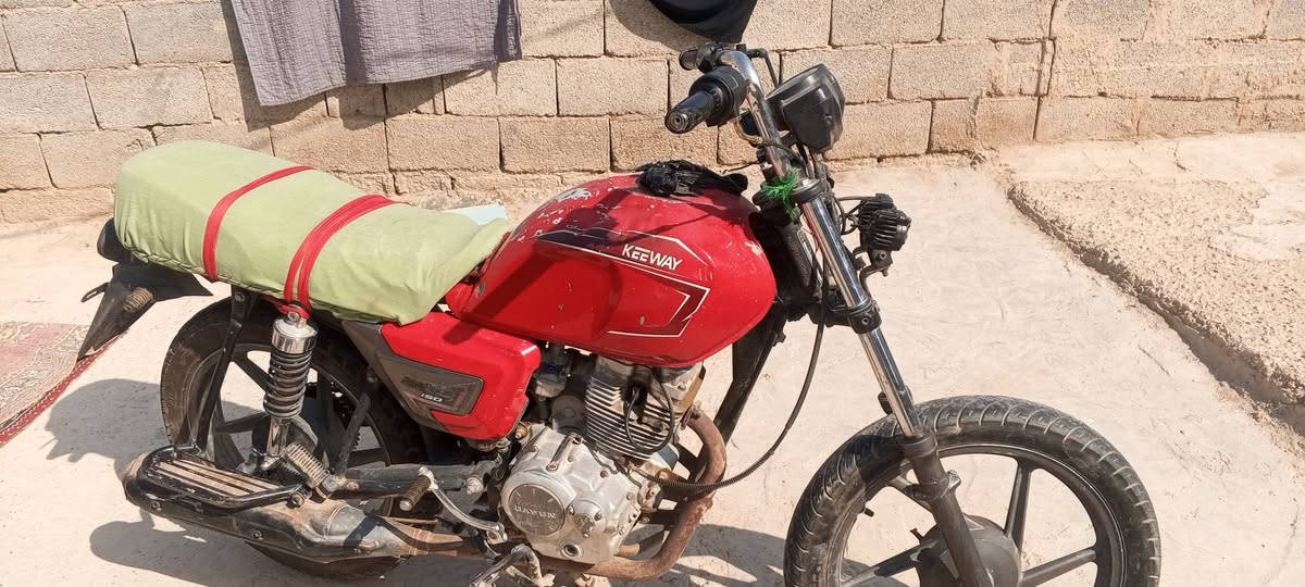 دراجه محرك ستوته نظيف 
تواير ويل كب دراجه مشيه حلو 
وراق سعره 350عنوان كوت شارع نفط 
***********مامتواجد فيس
