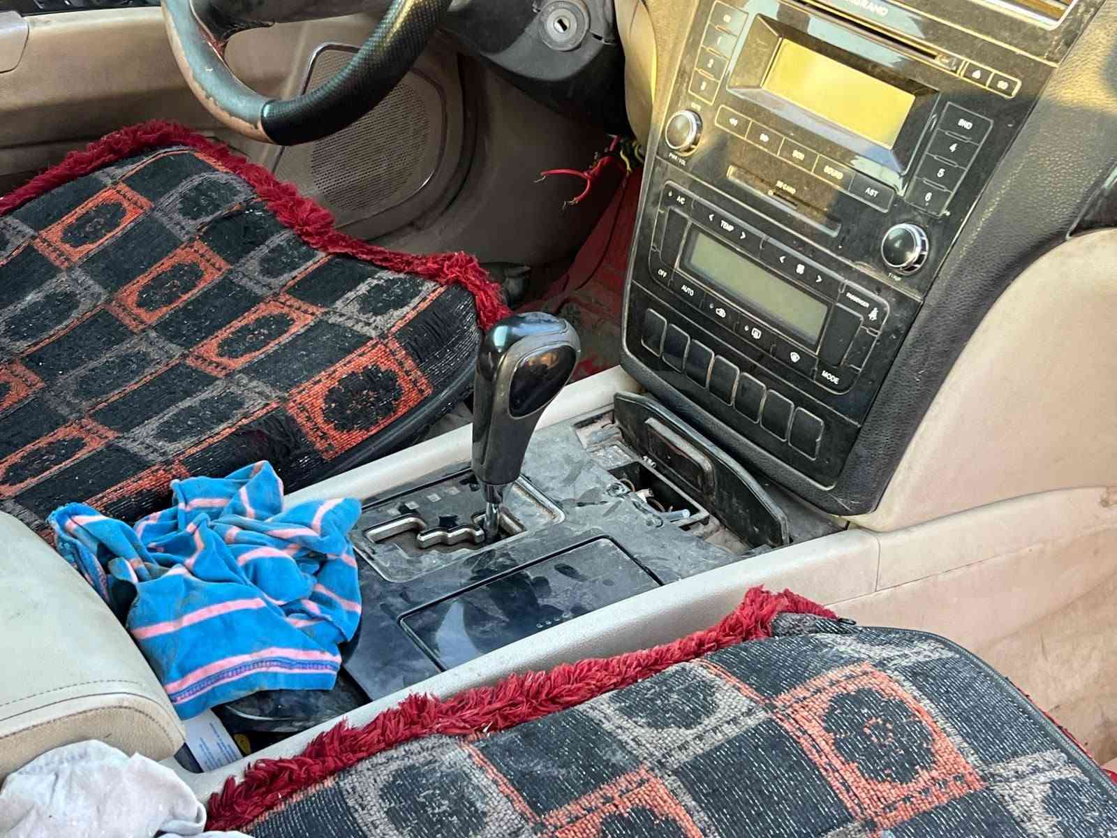 امكراند. 13الحجم الكبير جاهزه محرك مستوبيشي تبريد باسمي
مواصفات كامله  بيها خياسات بسيطه جدا مع تبديل جاملغ اثر خياس 
50ورقه قابله للتفاوض
***********
بغداد
