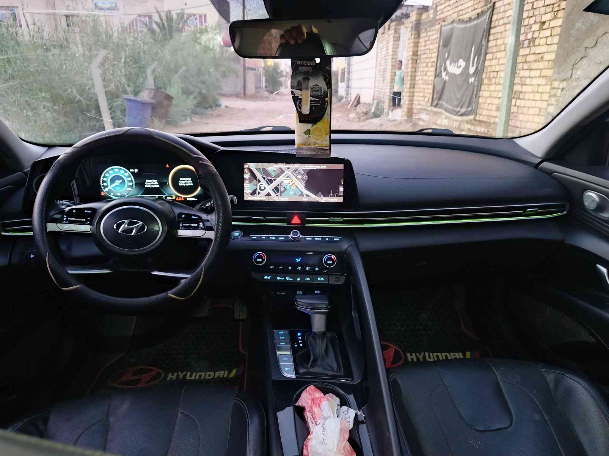 السلام عليكم للبيع هونداي النترا موديل 2021وارد كوري مكينه 2000دوش سياره فول مواصفات عدى الفتحه مواصفاته مالت vip جميع المواصفات لي بالك بيه عدى الفتحه ماشية 140الف كيلو متر حقيقي 
مواصفاته /
بصمه +بصمه أبواب 
تشغيل عن بعد 
مري شفط 
شاشه متصله كبيره معه الدشبول 
ثلاث وضعيات قياده واناره داخليه معه وضعيه القايده متغيره ألون 
خزن ميموري كشنات كهرباء 
كامرات محيطيه  
خريطه جيبيأس +سخان كشنات +تبريد كشنات 
السياره بيه مواصفات هواي كلش  فول vip عدى الفتحه 
السياره رقم مثنى معوقين راعيه موجود وكاله منه عندي مابقاله وتصير حره شي قليل 
السياره بيه بنيد وجاملغ وشويه من باب صدر بدون دواخل ابد وجاملغ خلفي بي صبغ بس سياره بدون دواخل 
مكانه الديوانيه للاستفسار الاتصال على رقم ***********  سعره ب 125وبيه مجال بسيط

