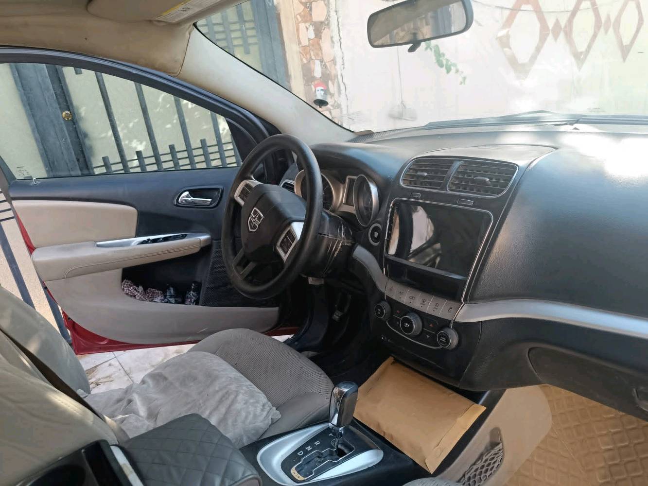 بيع مستعجل
جورني 2016 بصمه تحكم ستيرن ، محرك 2400
تبريد 3قطع 7 راكب 
شاشه اندرويد 
سنويه 28 بأسمي
السعر مراسله على الخاص
***********