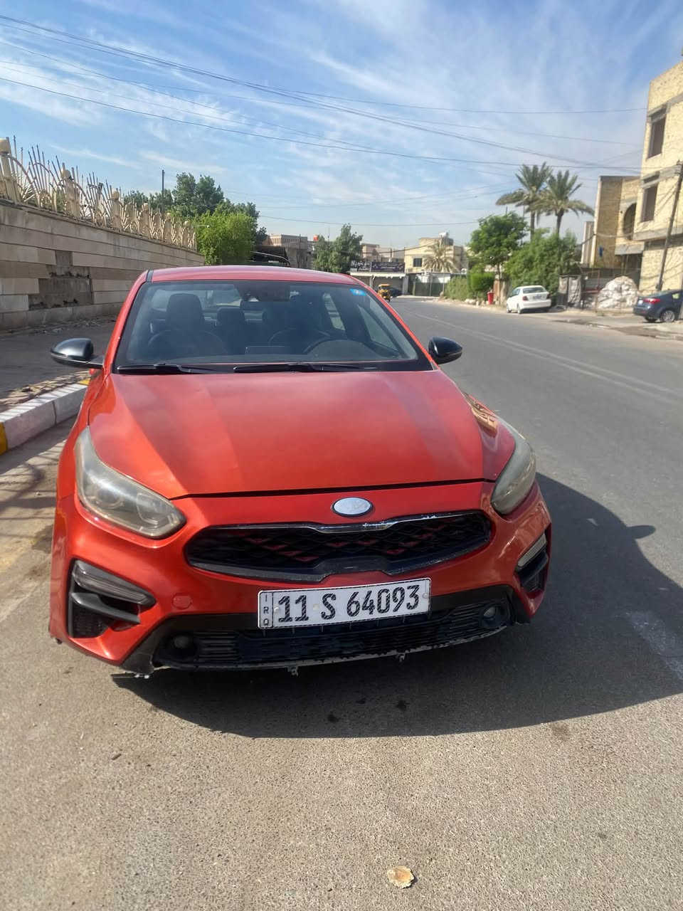 السلام عليكم ورحمة الله وبركاته
للبيع: كيا فورتي 2021 GT-Line
 الموديل: 2021 (GT-Line)
 المحرك: 2000 DOHC (محرك وگیر خير من الله)
 المسافة المقطوعة: 138 ألف ميل
 المواصفات: فول مواصفات ما عدا الفتحة
 الحالة والصيانة:
 منظومة تبريد جديدة بالكامل
 تخم تاير جديد
 باتري جديد
صدر جديد
 السونار والتفاصيل مرفقة مع الصور
 الرقم والملكية: رقم بغداد باسمي 
 المكان: بغداد / البنوك
 السعر: [103 وبيها مجال]
للتواصل والاستفسار:
📞 ***********
