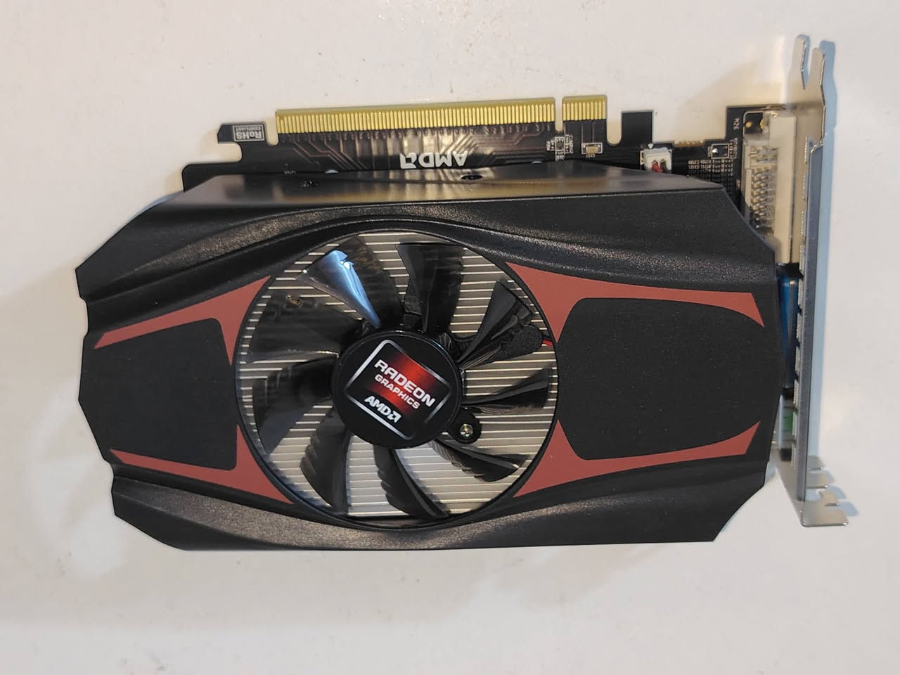 8 جيجا DDR4 • رايزن 5 3400G • راديون HD7600