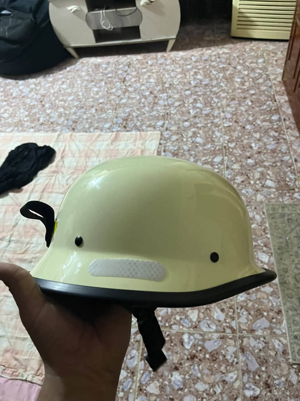 سلام عليكم هاي الخوذه البراند: CYCKING
* الموديل الظاهر: MXZ-105
* النوع: خوذة دراجة نارية Half Helmet / 3⁄4 Open-Face بطابع كلاسيكي/Retro 
قياس/M
رقم هاتف ***********
العنوان كوت داموك
السعر خاص
رجاءً رجاءً الي ما يعرف بيه لا يدخل خاص
