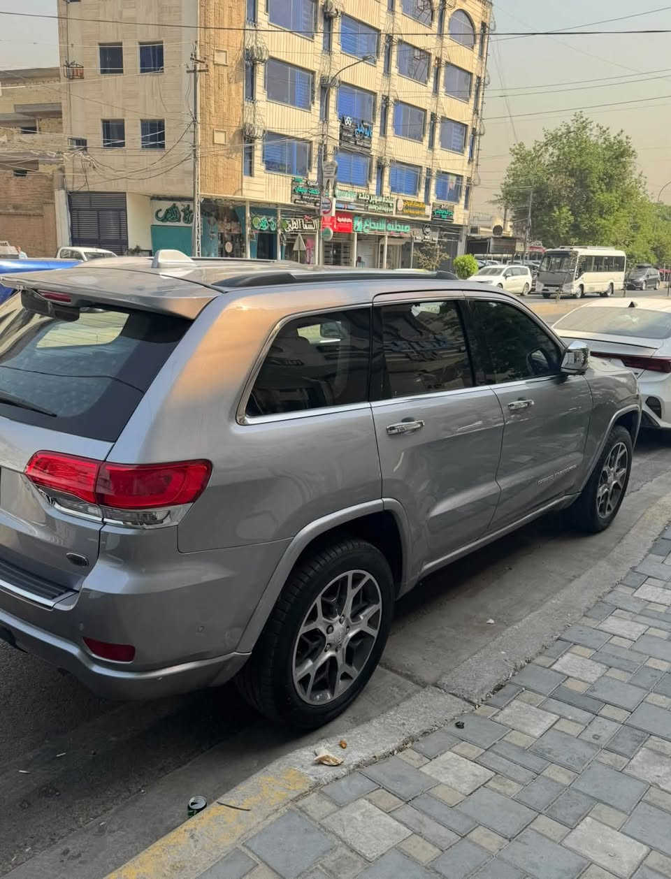 السلام عليكم 
للبيع جيب اوفرلاند ٢٠١٩ ماشية ٤٧ 
اعلى مواصفات 
حادثها جاملغ خلفي مصبوغ وبابتين مبدلات نفس اللون 
للاتصال *********** طه
