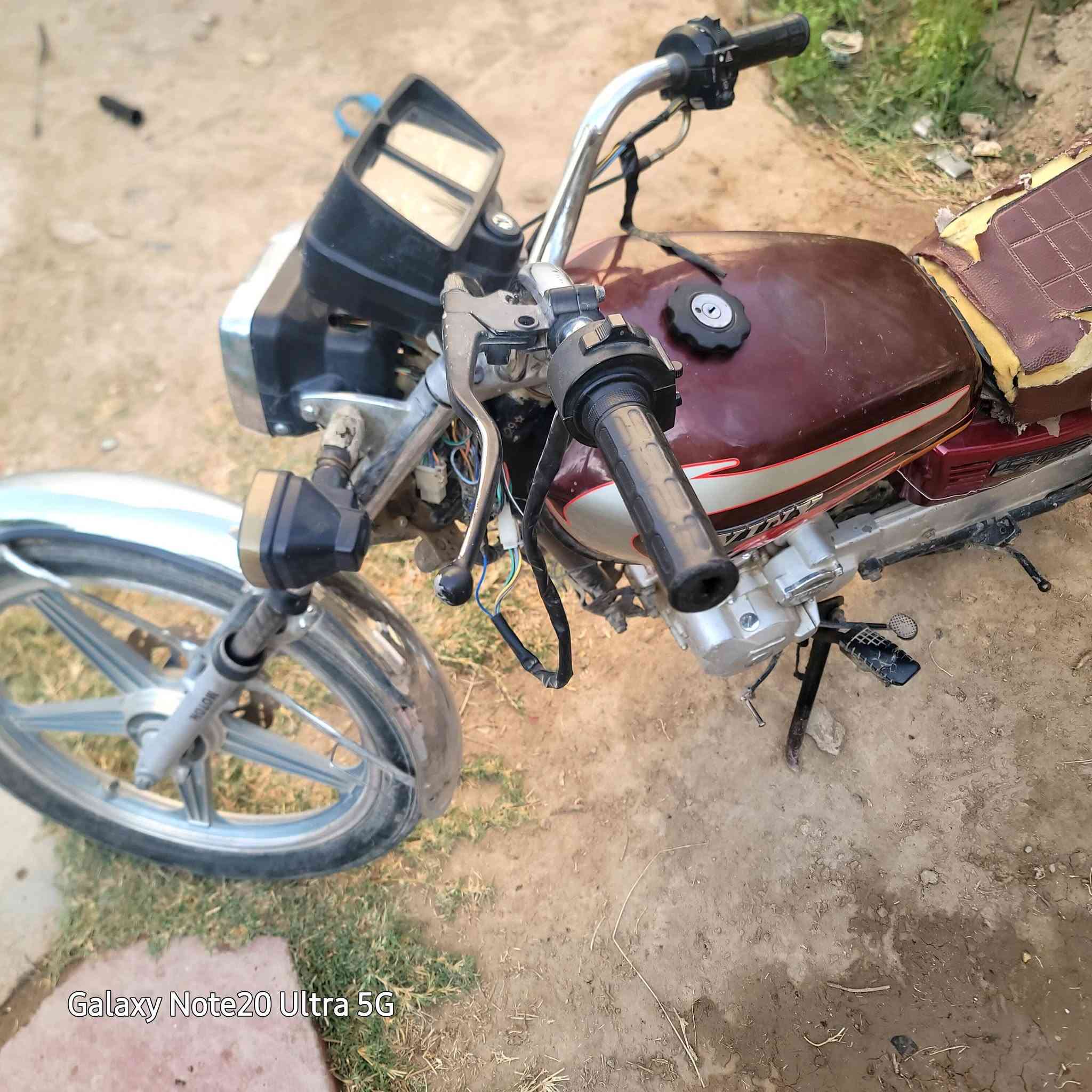 سلام عليكم البيع دراجه سيفان موديل20 
كهربائية شغاله دراجه نضيفه وحلوه اوراق كامله 
***********
