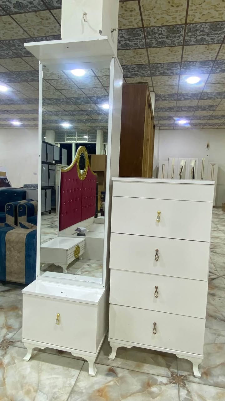 غرفه مستخدمة استخدام قليل ونظيفة، بيها ملاحظات بسيطة جدًا تكاد ما تنذكر، وما تأثر على الاستخدام.

🔹 تتكون من 9 قطع
🔹 نظيفة ومرتبة
🔹 استخدام قليل
🔹 السعر مناسب وقابل للتفاوض

عنوان المحل حولي المثنى مجاور اقمشت المؤيد كلل هلا بيكم🤍
 🔹 مراسلة خاص:او الاستفسار على الرقم***********
