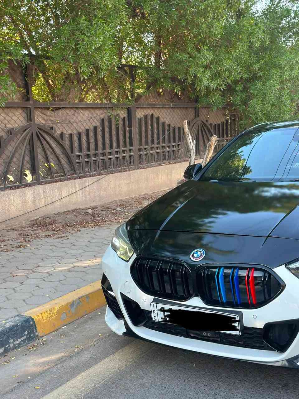 السلام عليكم
للبيع bmw الفئة الثانية 228i M 

فل واحد على واحد 

ماشيه 31 الف 

المحرك: 4 أسطوانات مزود بشاحن توربيني ( TwinPower Turbo محرك B48)

الإضاءة المحيطية إضاءة داخلية متغيرة متعدده الالوان داخل شاشة(Ambient Lighting)

فتحة السقف سقف زجاجي بانورامي (Panoramic Sunroof)

 ناقل الحركة أوتوماتيكي رياضي من 8 سرعات (Steptronic)

فرامل مانعة للانغلاق (ABS) ونظام الثبات الإلكتروني (DSC)

نظام التحذير من الاصطدام الأمامي مع فرملة طوارئ تلقائية خفيفة ونظام التحذير عند مغادرة المسار 

سستم صوت هارمن كاردون 

كامرات 360

تحديد مسار 

سياقه ذاتيه 

نظام توقف ذاتي 

حساس 360 نظام الاستشعار 

رادارات امامي خلفي 

داتا شو 

تدفئة كشنات+ستيرن

لد امامي+خلفي

جنطة كهرباء 

حساس الارجل لفتح الجنطة 

نظام الخزن الميموري

وهواي مواصفات بعد بيها 

تخم تاير امامي وخلفي جديد

حادثها من امريكا بنيد بدون دواخل 
 
M (بكج) ومتعوب عليها سياره

مكفوله كير ومكينه وحدادية وتبريد  ✅

رقم بغداد ب اسمي تحويل ثاني يوم

السعر 173 وبيها مجال للشراي وماكو هيج سعر وبهيج نظافة مستعجل على  البيعة

ما متواجد على الفيس فقط واتساب والخط

للاتصال *********** والشراي يدلل
