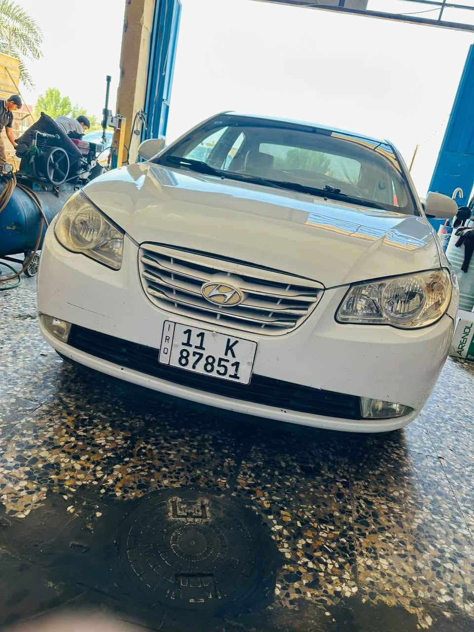 سلام عليكم النتره 2009 خليجي بيه قطعتين صبغ فقط بدون دوخل كير ومكينه 2000 وحداديه وتخم تاير مكفولات كفاله عامه اسعر 95 وبيه مجال مكاني كربلاء طوريج 

‭***********
