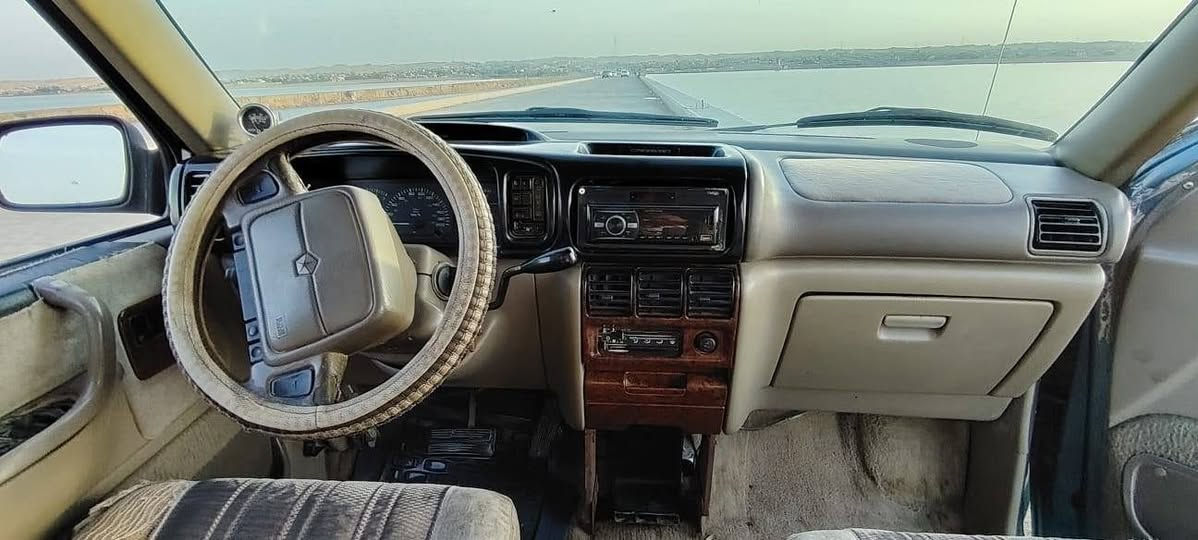 كلايزر رقم كركوك  موديل 1994 محرك 3000 كالوبر شاصي طويل السعر 38 وبي مجال  للاستفسار اتصال على الرقم ***********
