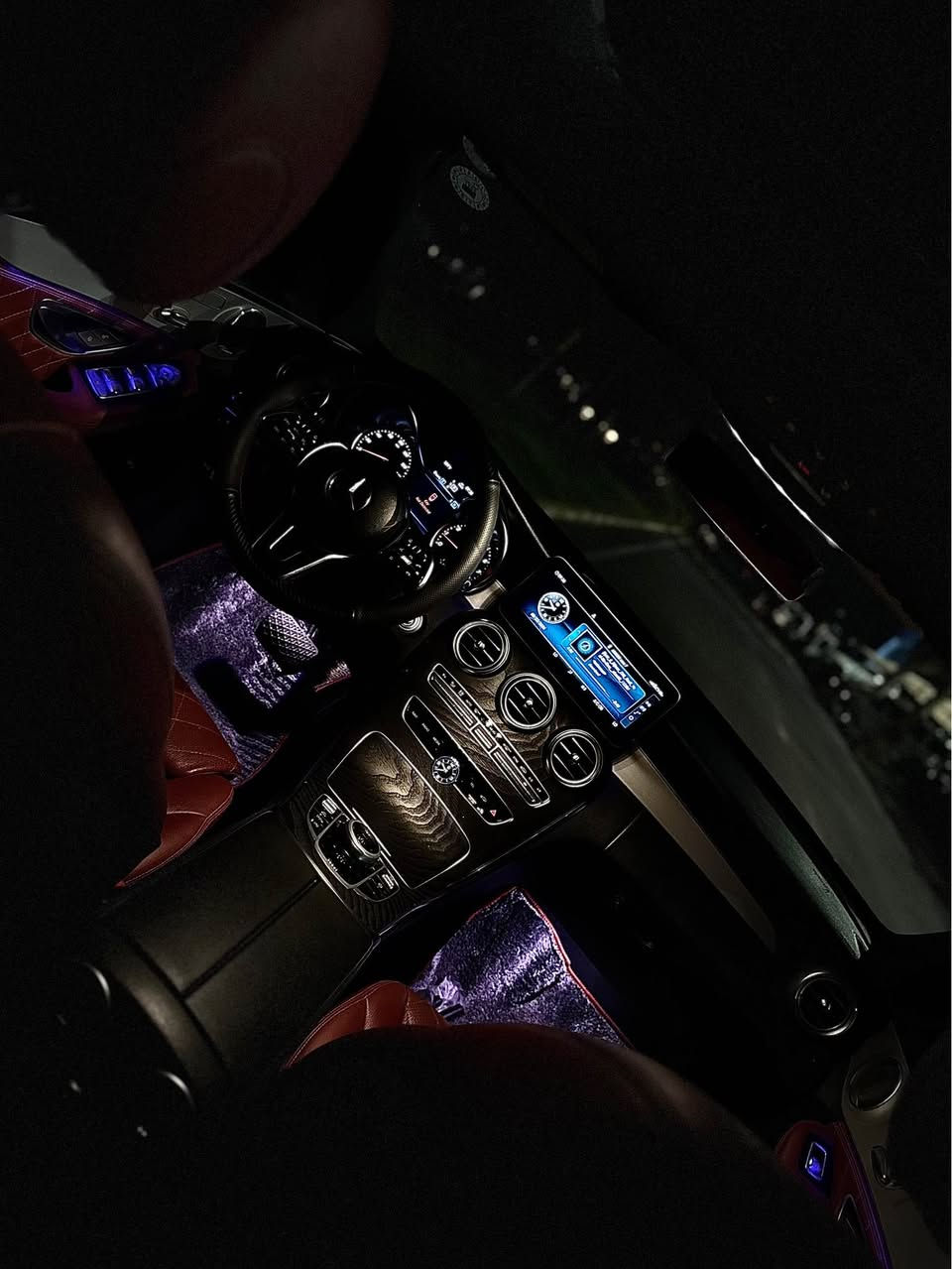Mercedes Benz C300 2020
فول فول مواصفات 
بانوراما دواخل ليد ٥ كاميرا
فقط بنيد مصبوغ بدون دواخل
سياره ب اسمي فحص هزه سنوي كلها جديد
مكان سياره اربيل رقم اربيل
واتساب ***********
سعر ٢٣٠$ و بيها مجال أربيل, العراق
