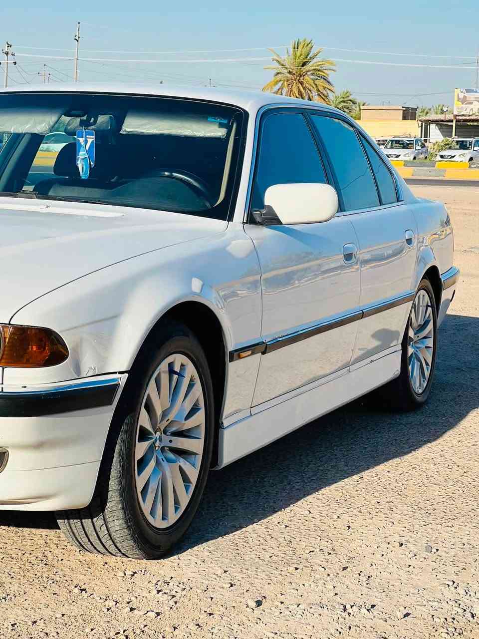 للمراوس للمراوس غير بي ام سياره تكسي
سلام عليكم بي ام خفاش موديل 1996 رقم بغداد بسمي 
هزه جديده سنويه لل 30 / حجم المكينه 728 سته سلندر 
بيه منضومه غاز 60 لتر / مكان السيارة حله الاستفسار 
***********
