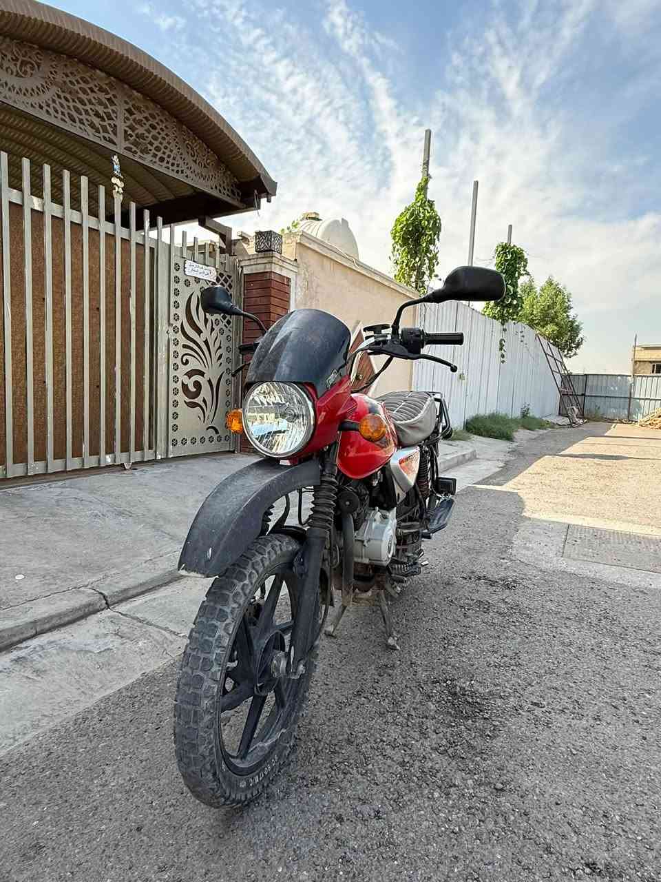 السلام عليكم
بوكسر موديل 2021 
ماشيه 28 الف كيلو متر
الدراجه جانت متروكه 
مرقمه باسمي السنويه
مكاني بغداد الدوره
السعر مليونين
***********

