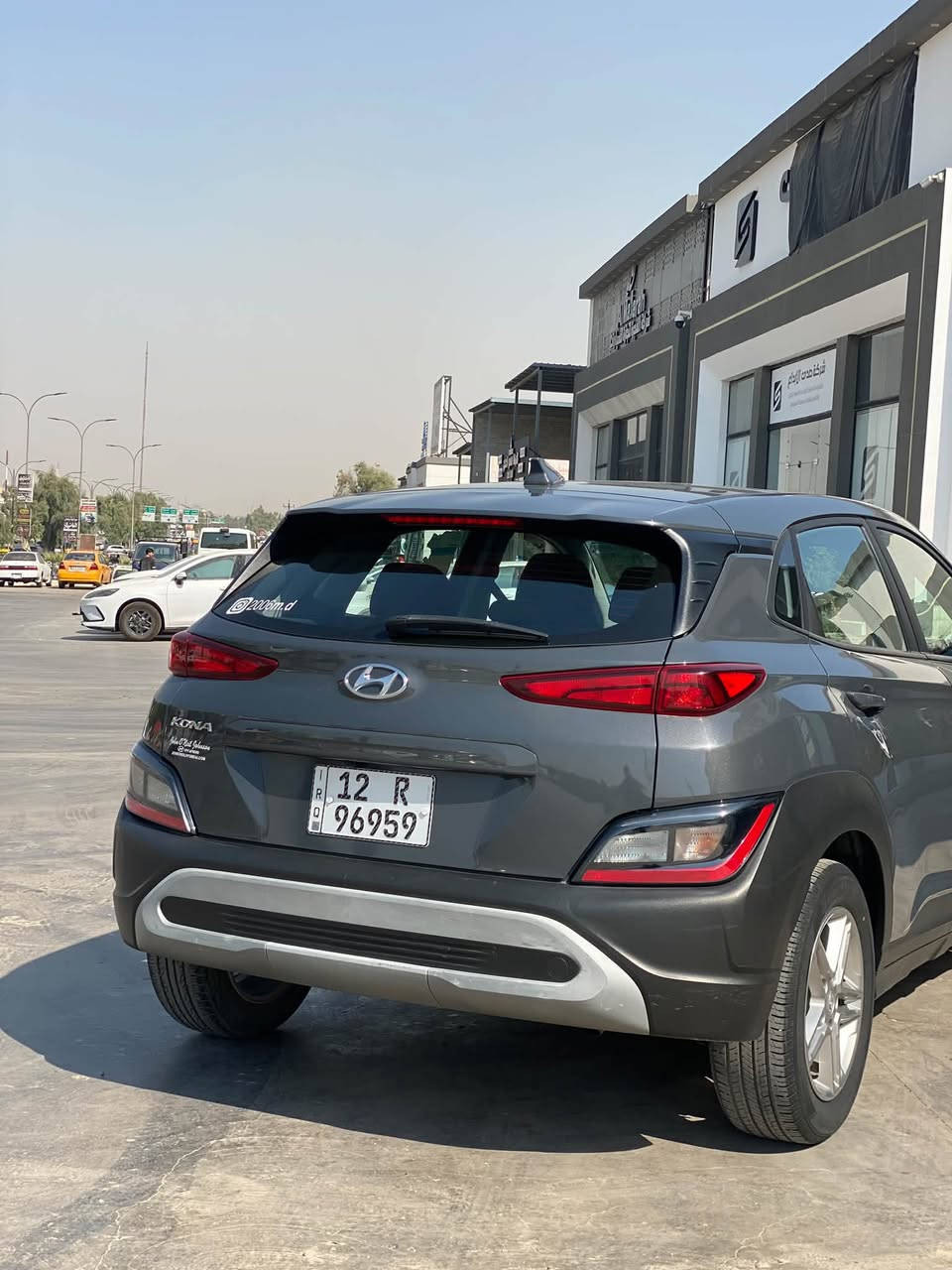 السلام عليكم
هونداي كونا 2023 
للبيع ماشيه 74 km 
ضرر فقط بوند بدون دواخل 
رقم نينوى جديد هزه جديده
فول مواصفات 
رادار جانبي 
رادار امامي وخلفي 
شاشه كبيره تدعم الكار بلي 
إطفاء ذاتي عند الوقوف 
تبريد ثلج ❄️ 
غير متواجد على فيسبوك 
للاستفسار على الرقم 
***********

***********
