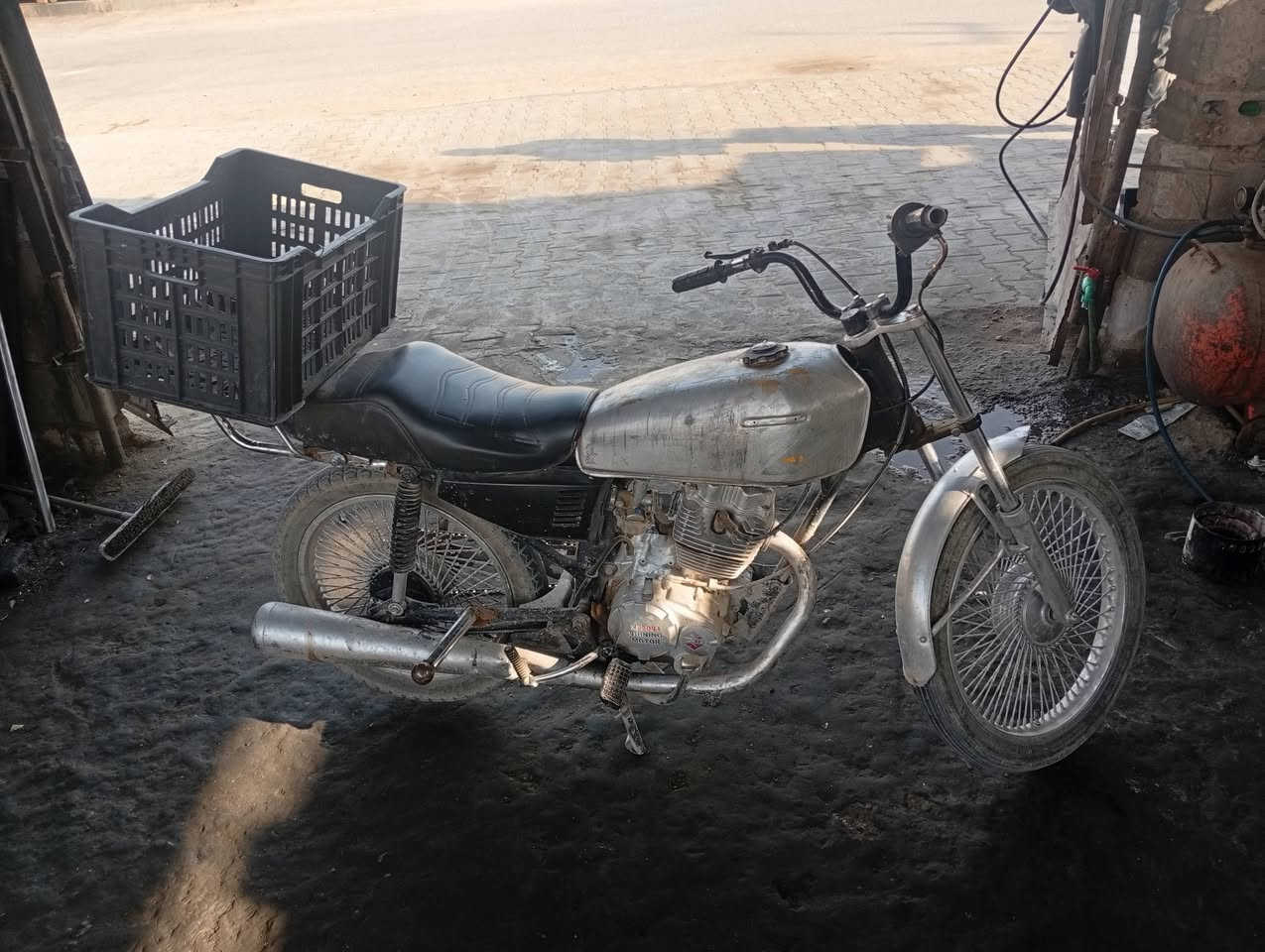 خمسه كير كلك للبيع مال شغل عوزة تفيلس ستوني مجفته سعره ١٧٥ قفل شراي يتصل دراجه شوفت عينك ***********
