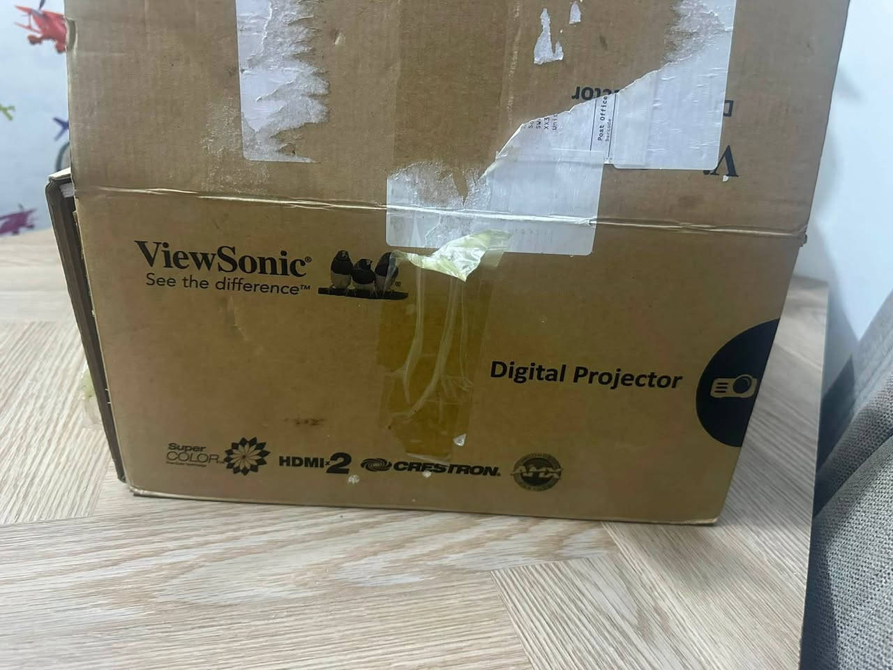 السلام عليكم متوفر بروجكتر viewsonic جديدة غير مستخدمة عدسة شورت ثرو ( عين السمكة ) رايدهه ب 250 والمكان سبع ابكار *********** .. سعرهه اكثر من ٦٠٠ بالموقع
