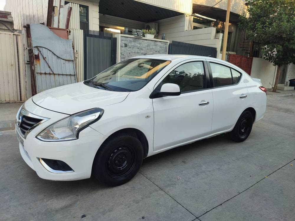 ***********   &&&&   ***********
NISSAN SANNY  (2021)
سعری خوار بازاڕ🔥🔥💥🔥🔥
نیسان لاکشمی بای 2021   تۆماتیک و ABS
دەسک ستیل و دەبڵ گێچ و شاشە ئایپاد و کامێرا
هەزەوسەنەوی تازەیە تا 2027بەناوخۆمەوەیە
تەنها 150 هەزار km ڕۆشتووە
گێڕو مەکینەی سپانەی بەرنەکەوتووە بەشەرتی دەفیتەر
چوارتایە و ویلی لۆک لۆکی لەژێردایە 
تە نها پەڵەک کارت و پەڵەیە ک ساردی هەیە
سەیارەکەنموونەیە و ماشاللەی دەوێت  
هەرچرکەیەک (100)$ ببڕە
تەحویل و وە کالەت و خرامە و تبرید هە موو گیانی بەشەرت
سعڕ/102$مجالی تێدایە    شوێن/شارەزوور-زەڕایەن
ژ.م/***********   &&&&    *********** دار بنديهكان, السليمانية

