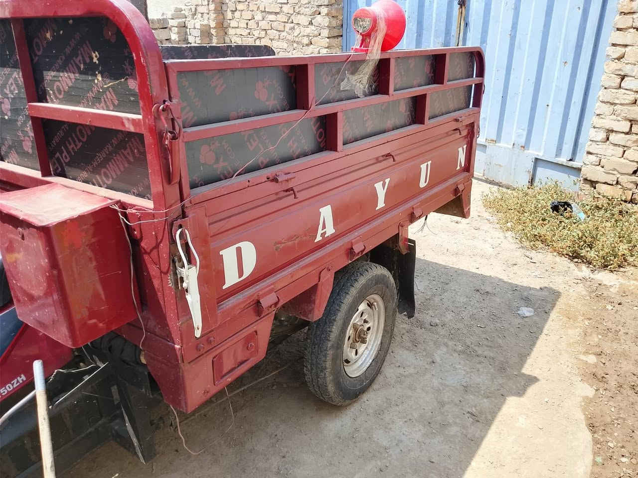 ستوته للبيع محرك جديد اوراق كامله تخم تاير جديد كهربائيات شغاله نقصهه بس دشبول بسس كشر معمر جديد كبل للشارع سعرهه مليون 400 وبيهه مجال *********** مكاني ديالى خالص
