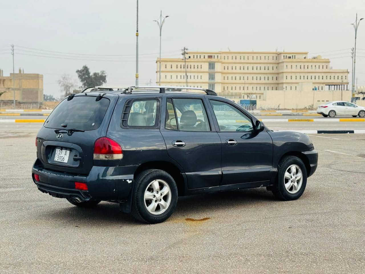 سنتافي مديل 2005 سعر 78 قابل للتفاوض الأستفسار اتصل *********** وراد أمريكي حادثها جاملغ فقط بدون دواخل والباقي كفاله عامه بيها مكانات صبغ اثر جراد مواصفات شاشه كبيره تحكم ستيرن كشنات جلد برده خلفيه كشنات كهربائي مكينه 6️⃣ سلندر كير مكفولات مكينه شك الكاع شرط ١٦٠ مترهي تبريد فول  حداديه جديده تخم تاير رقم كربلاء مشروع وطني بسمي مداور مباشر مكانه طويريج 
وترهم مراوس وانطي فرق به احدث منه
