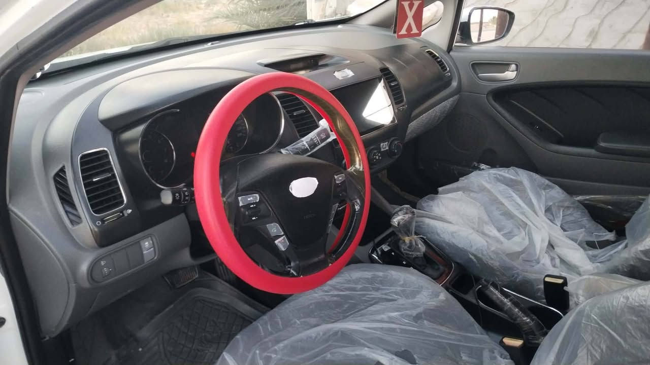 السلام عليكم سيراتوو البيع مديل 17 سيارة جاهزة وجديدة كلش بيهه ٣ قطع صبغ الباب وجاملغ ضربه دراجه مكينه كير حداديه تبريد كفاله برغي مامفتوح بيهن سنويه ورقم جديد قبل شهرين سويتهه مكاني كربلاء السعر 120 وبيهه مجال قليل ***********
