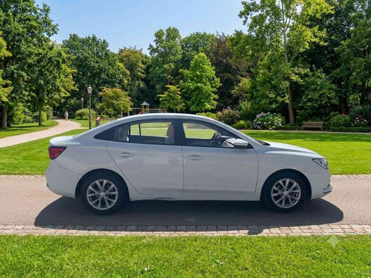 MG 5
مودیل  2023  

ستاندارد

ئۆتۆماتیک

ڕەنگ سپی 
سلێمانی
سەنەوی  2028   

42000 ڕۆیشتووە 

سەیارەیەکی  توندو تۆڵە  

بۆیاخی نیە                            

 ***********
