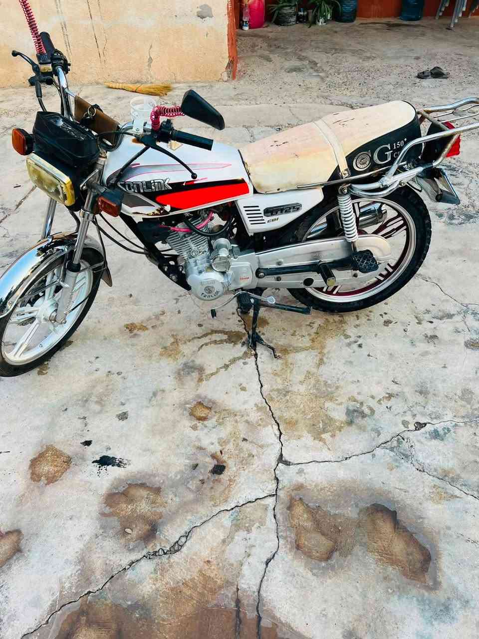 السلام عليكم
دراجه سيفان موديل 22 

شرط مامفتوحه. 

 دراجه جديده ورزنه 

 ام الختم السعر 475 وبيها مجال مكاني قضاء العلم ***********
