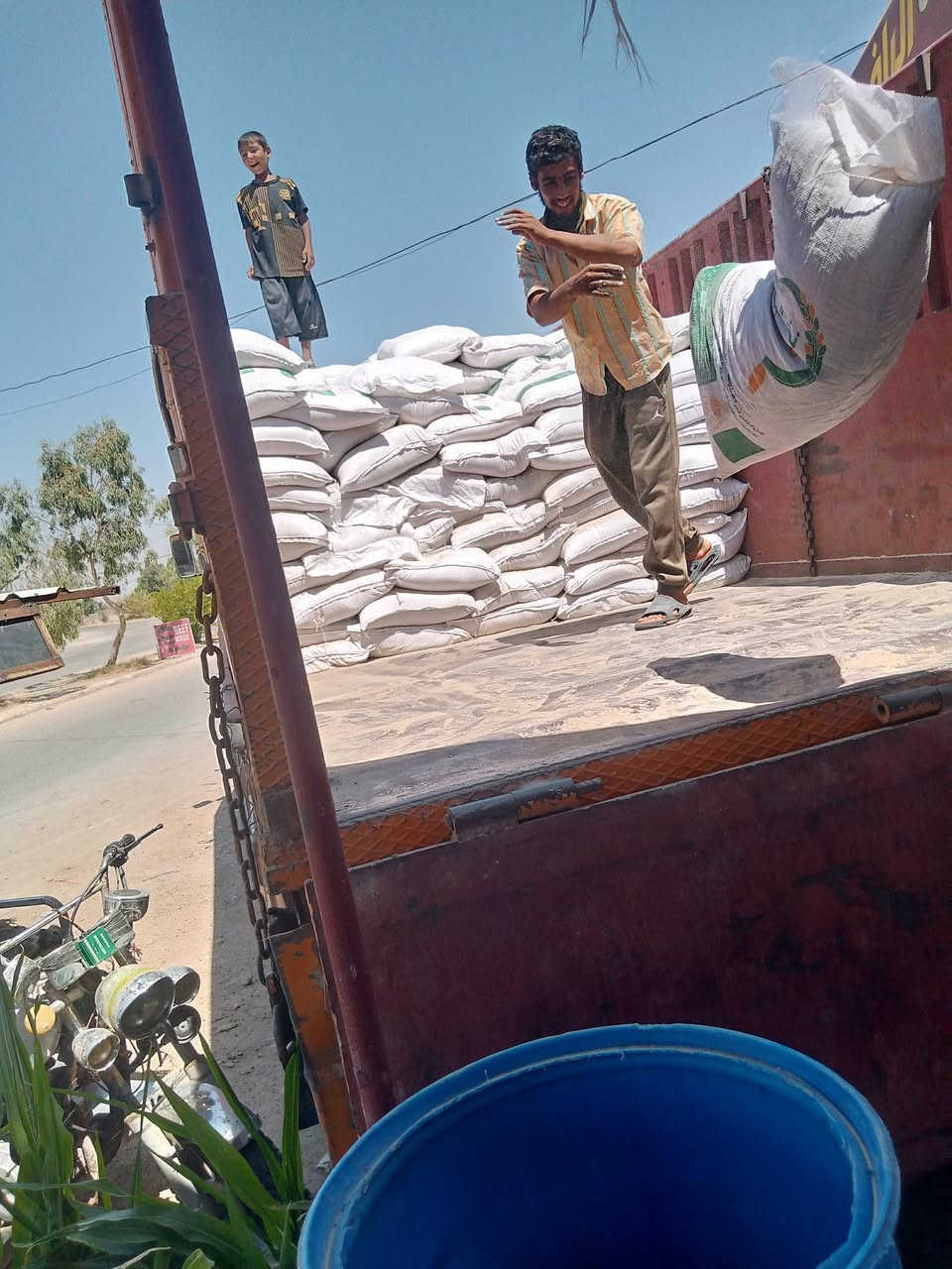 علوة اعلاف المواشي والدواجن المركزية في العبيدي 

تم بفضل الله وصول وجبة جديدة من اعلاف المواشي والدواجن تشمل نخاله درجه اولى كميه خير من الله وشعير اسود وحنطه علفيه عاليه البروتين وذرة صفراء مجروشه وغير مجروشه وحنطه مجروشه وغير مجروشه وخبز يابس درجه اولى وبروتين شكر مرحله اولى كميه خير من الله وبروتين ڤيد اربيل مرحله ثانيه كميه خير من الله أضافه الى بذور الشعير الأبيض شرط مكفول كميه محدوده وبذور الماش وبذور عباد الشمس وبذور الذره الناعمه أضافه الى تبن الجت وتبن الحنطه وان شاءالله في الأسبوع القادم نوفر بذور الخضروات بأنواعها

الهاتف ***********
