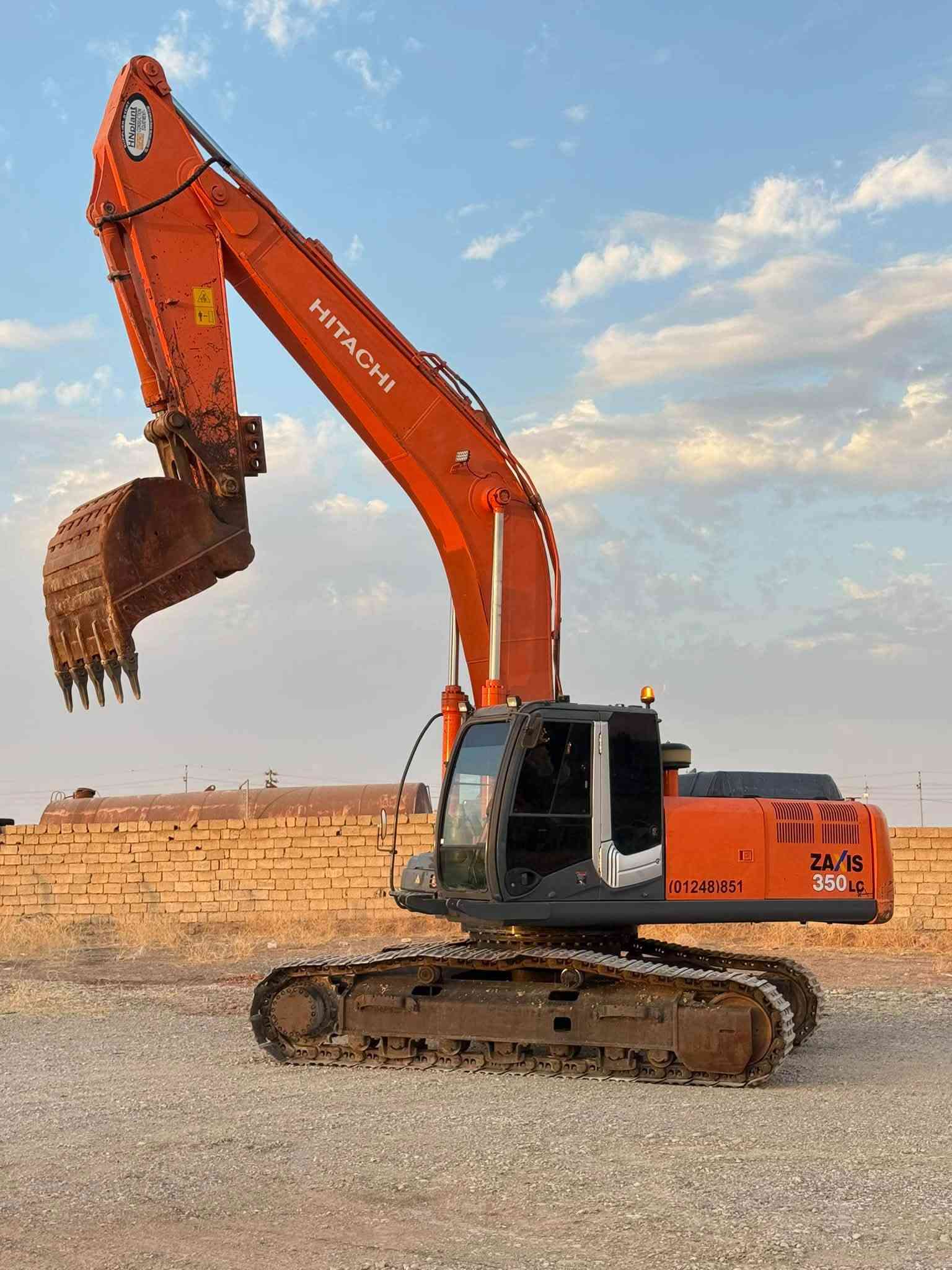 للبيع حةفارة هيتاشي Z3 حجم 350LC
مؤديل 2012 دخول جديد 
زناجيل 💯
مكفولة كفالة عامة 
***********
***********
