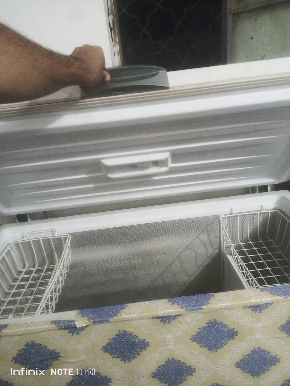 متاح مجمده للبيع//***********
