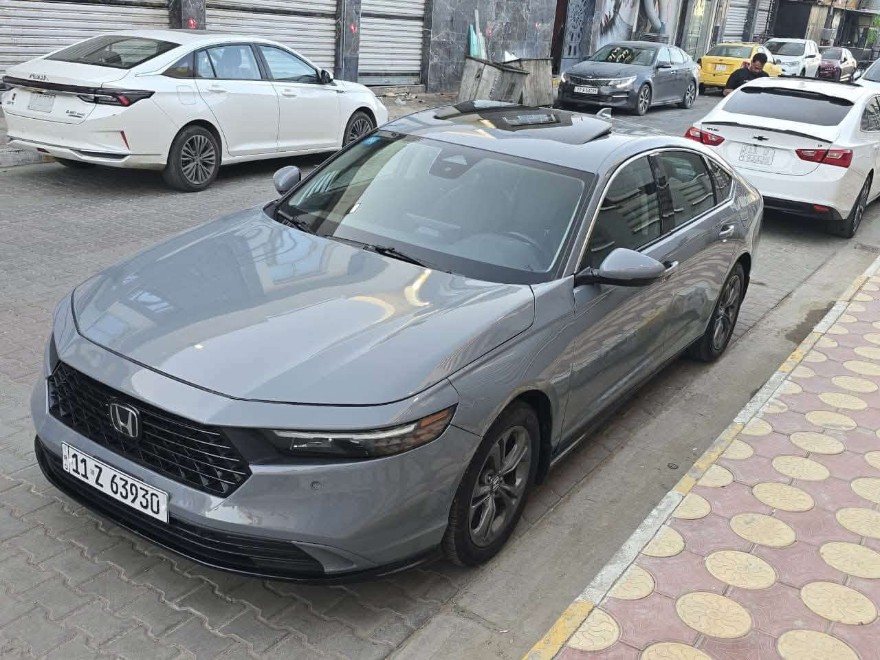 هوندا اكورد exl موديل 2023 هايبرد 
 
السيارة ماشيه ٥٠

فول مواصفات 
• مكينة 2000 هايبرد تنفس طبيعي
• كير اوتوماتيك 
• شاشة كبيرة
•فتحه سلايد
• كاميرا خلفية 3 انظمة
• كرسي كهرباء جلد  لون اسود  
• رادار امامي
• مانع تصادم
• محدد مسار 
• تصحيح مسار
• شفتات بالستيرن
• مثبت سرعة
• مانع انزلاق
• دخول ذكي 
• إنارة ترحيبية
• هندبريك كهرباء
• عداد ديجيتال
•لايت عدسات زينون
• نظام اوتو لايت Auto
• لايت العالي زنون 
اوتو هولد للبريك
• حساسات مطر 
• حساسات امامي خلفي 
• حساسات ضغط هواء الإطارات
• أوامر صوتية
• 4 أنظمة قيادة (eco,individual , sport,normal )

السياره وارد امريكي فقط بنيد مصبوغ بدون دواخل بدون شاصي  ولا لغود

السعر 178 قابل للتفاوض 

مكان السيارة بغداد 
***********
